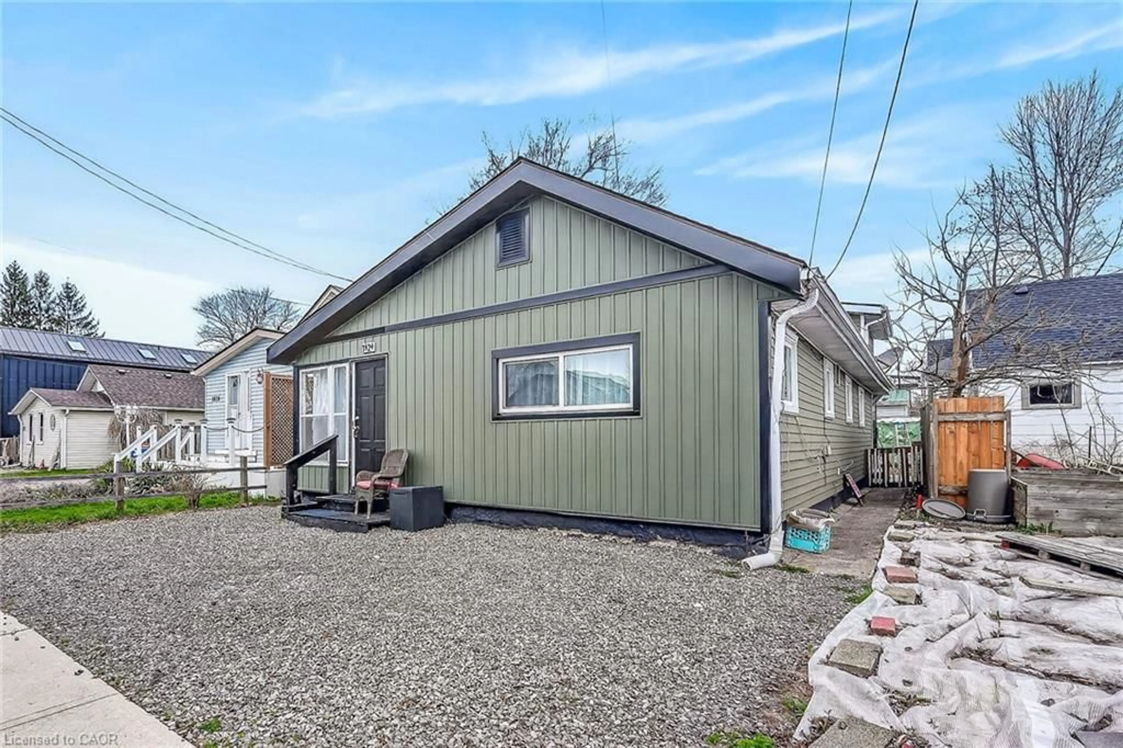 Home with vinyl exterior material, street for 3824 Roxborough Ave, Crystal Beach Ontario L0S 1B0