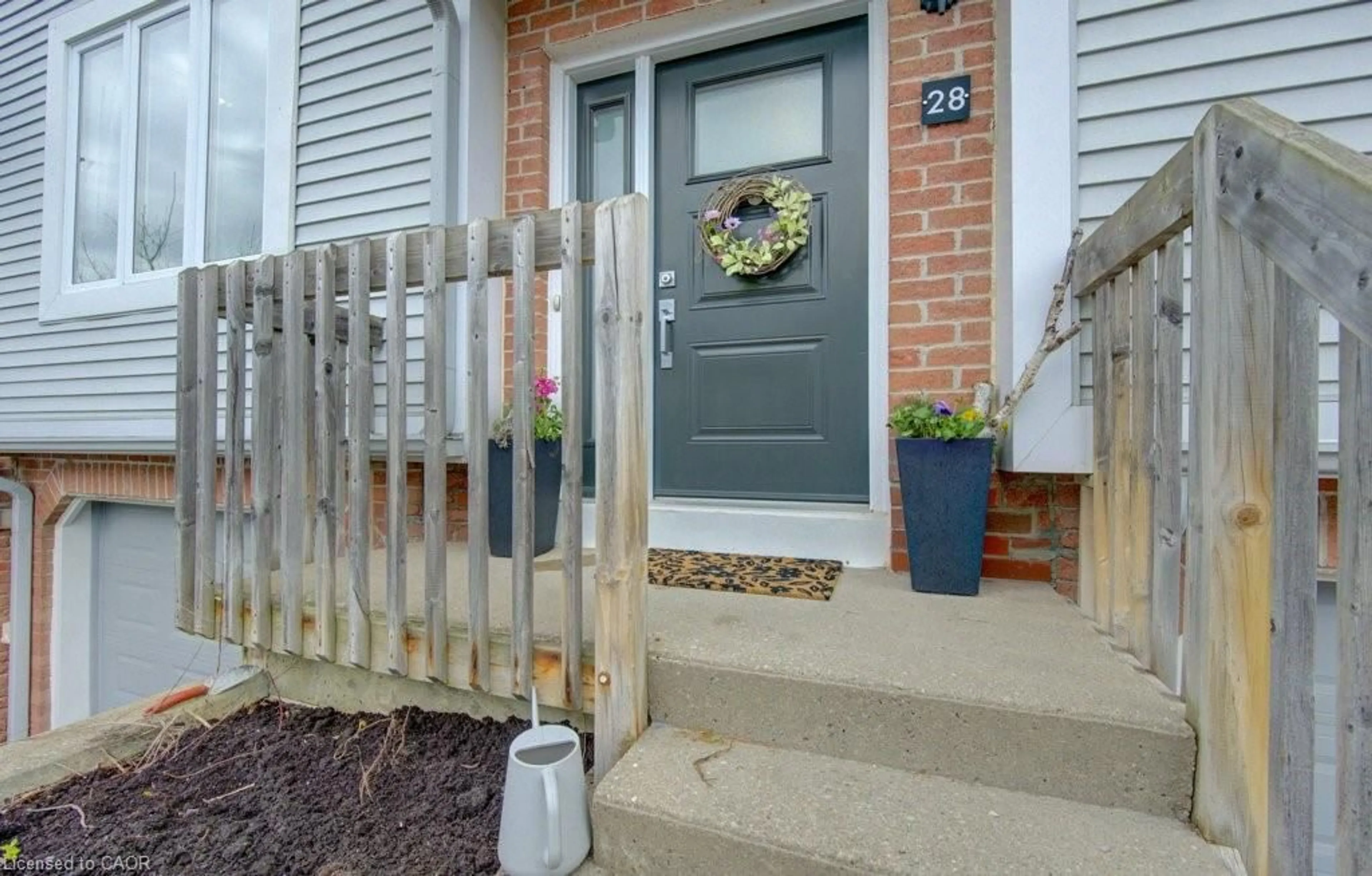 Indoor entryway for 132 Brighton St #28, Waterloo Ontario N2J 4S6