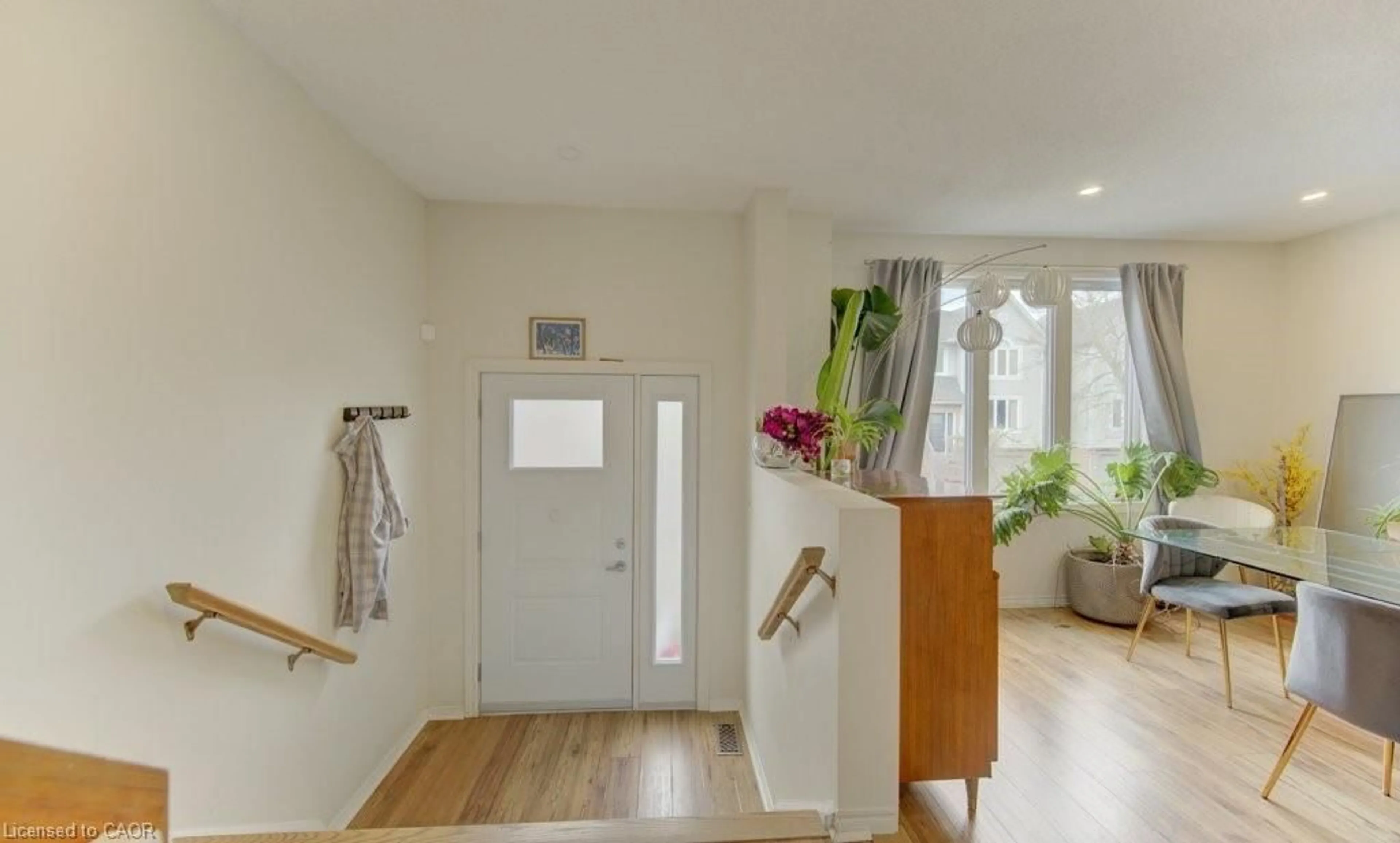 Indoor entryway for 132 Brighton St #28, Waterloo Ontario N2J 4S6