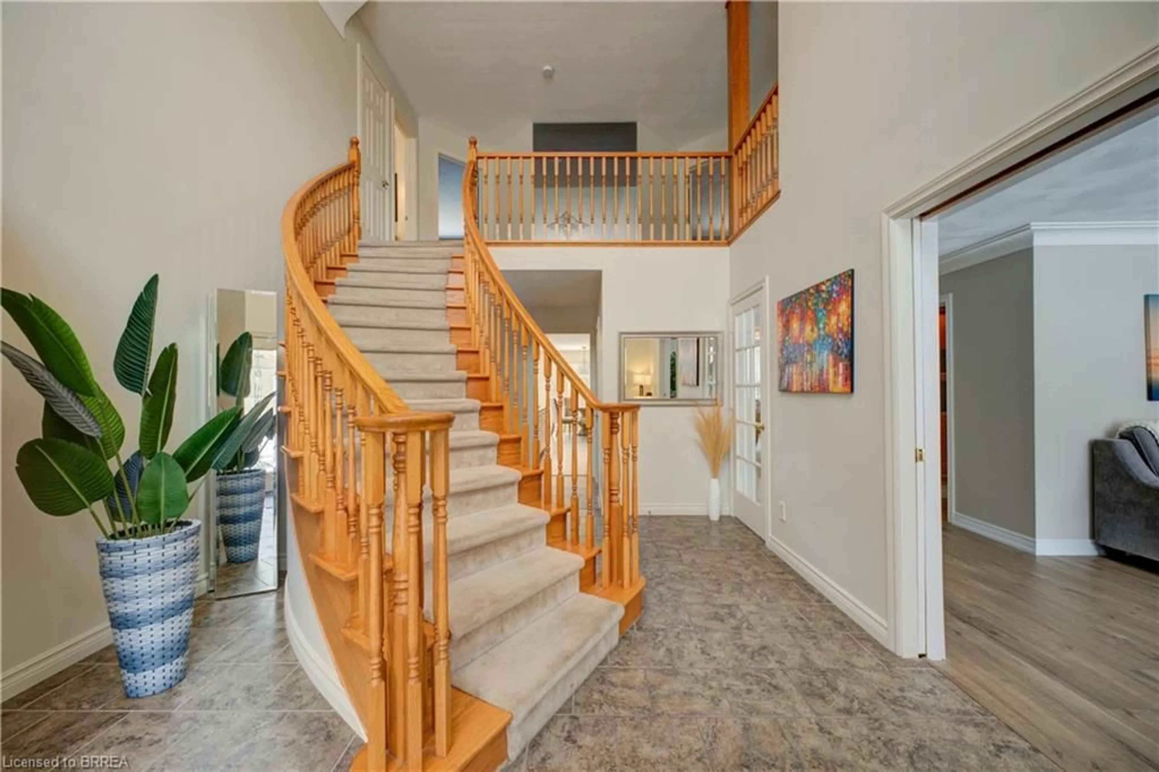 Indoor foyer for 9 Scarfe Gdns, Brantford Ontario N3T 6B2