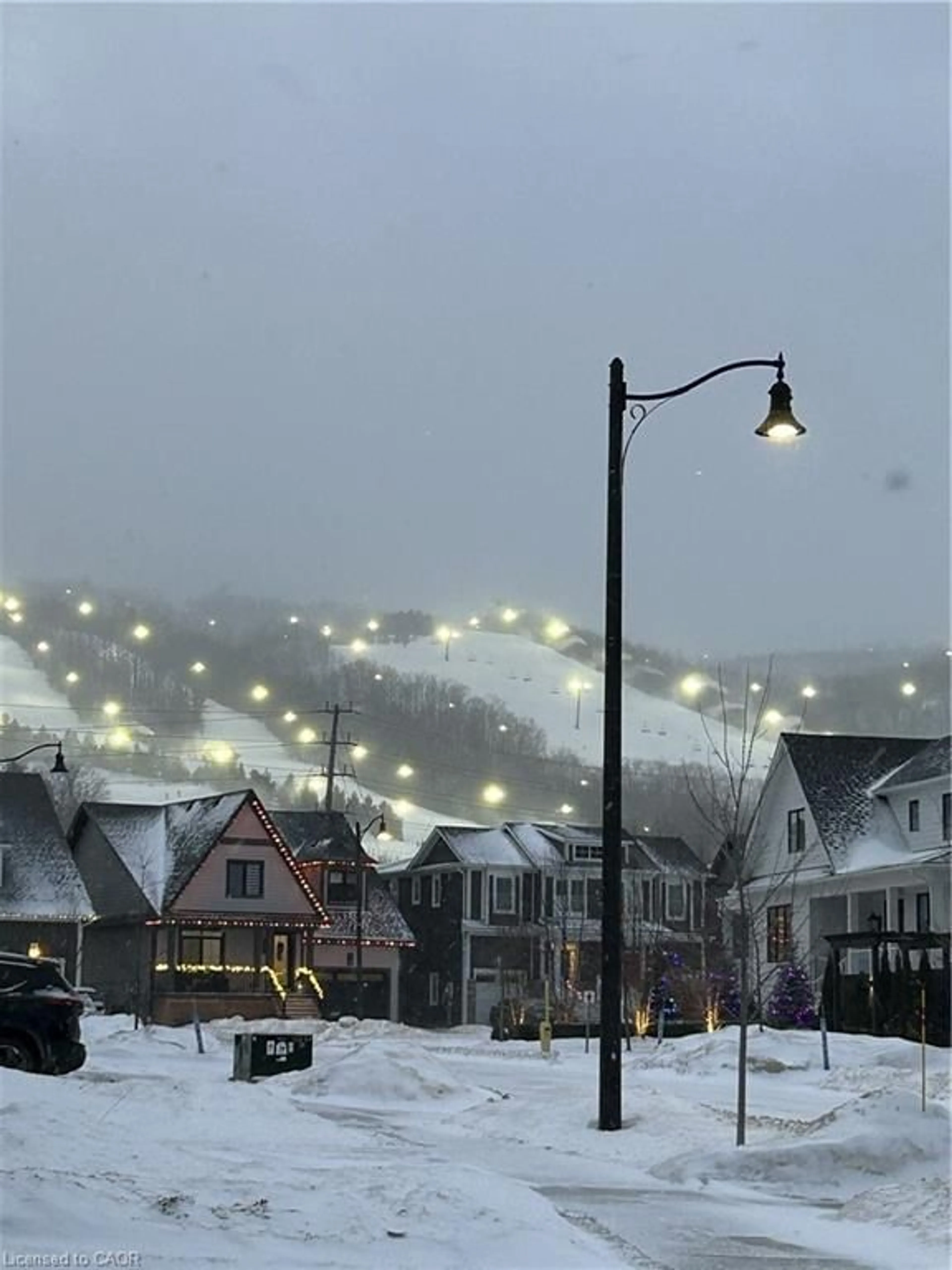 Blurry image for 212 Courtland St, The Blue Mountains Ontario L9Y 4E4