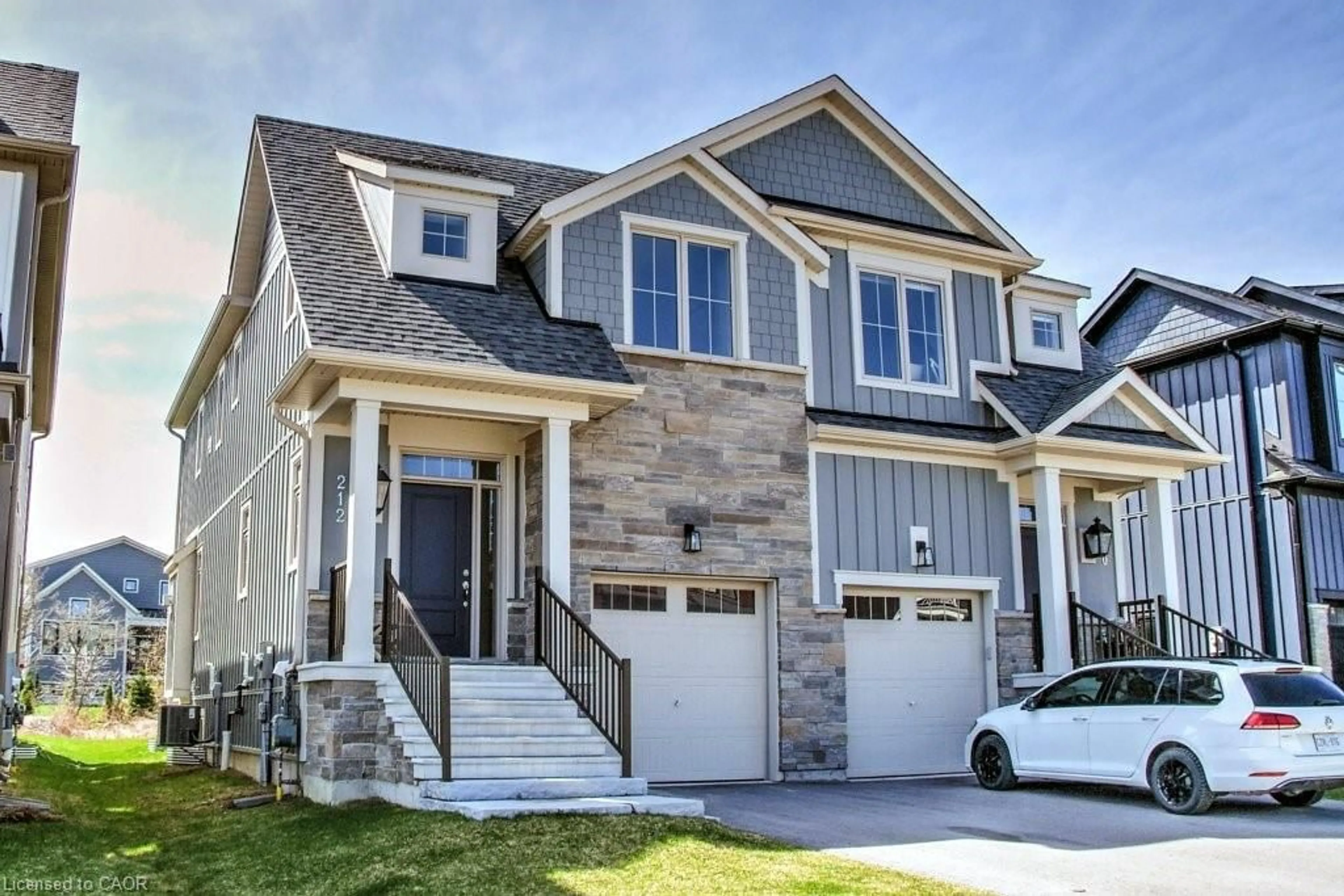 Home with brick exterior material, street for 212 Courtland St, The Blue Mountains Ontario L9Y 4E4