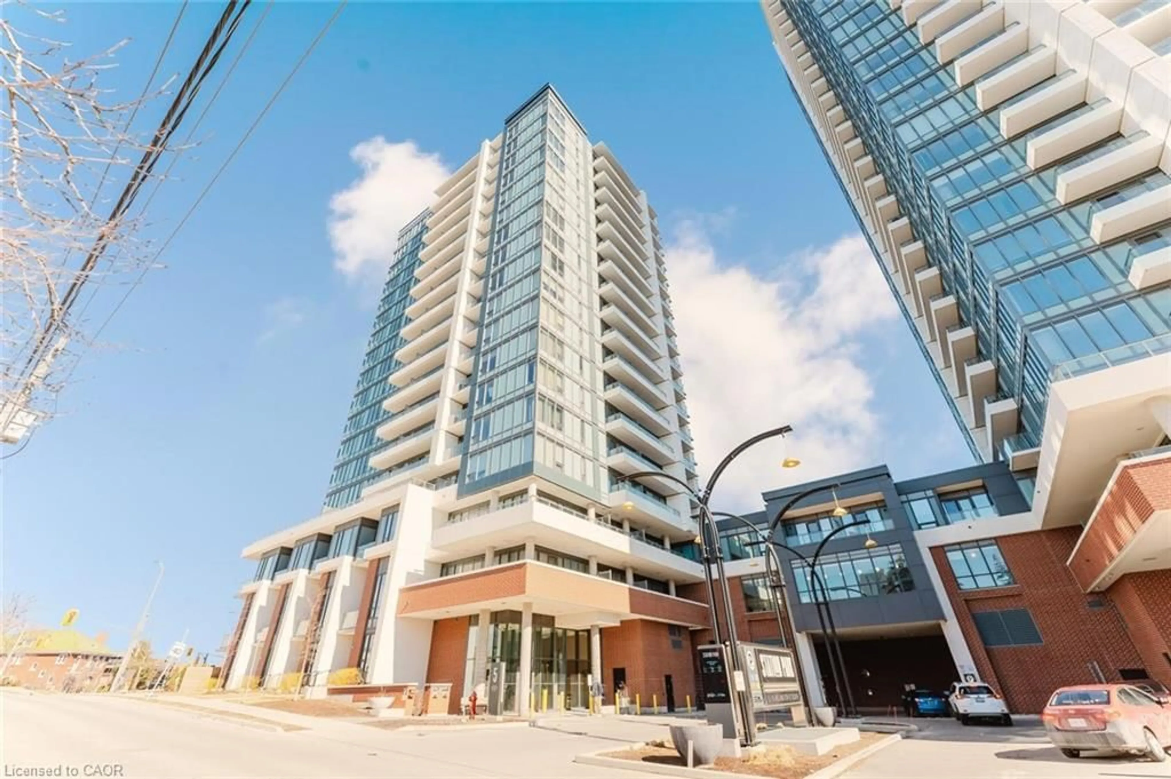 Indoor foyer for 5 Wellington St #904, Kitchener Ontario N2G 0E3