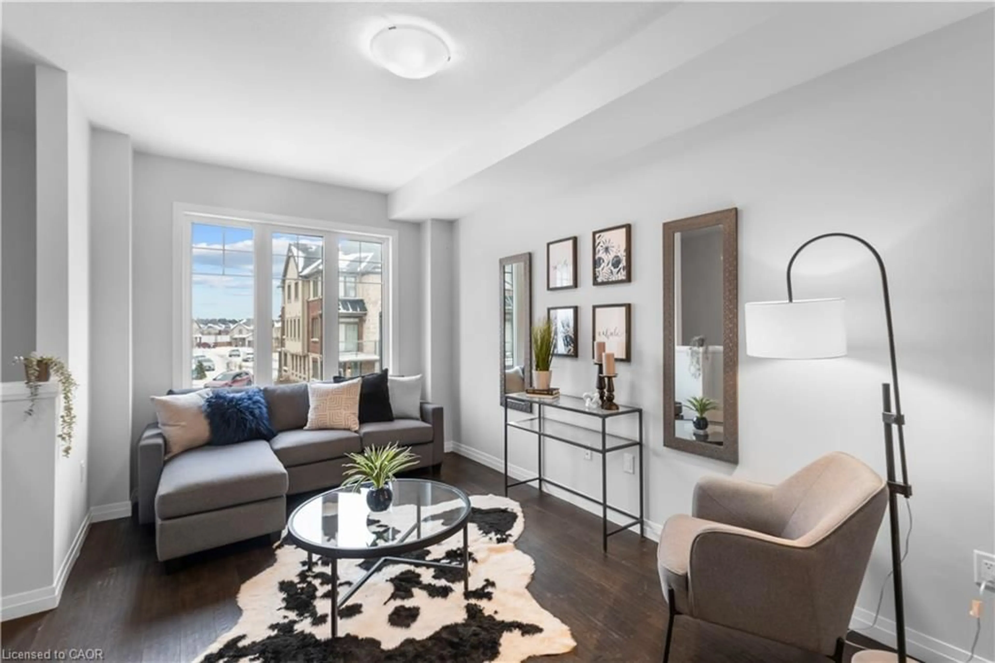 Living room with furniture, unknown for 55 Farley Lane, Ancaster Ontario L9G 0H2