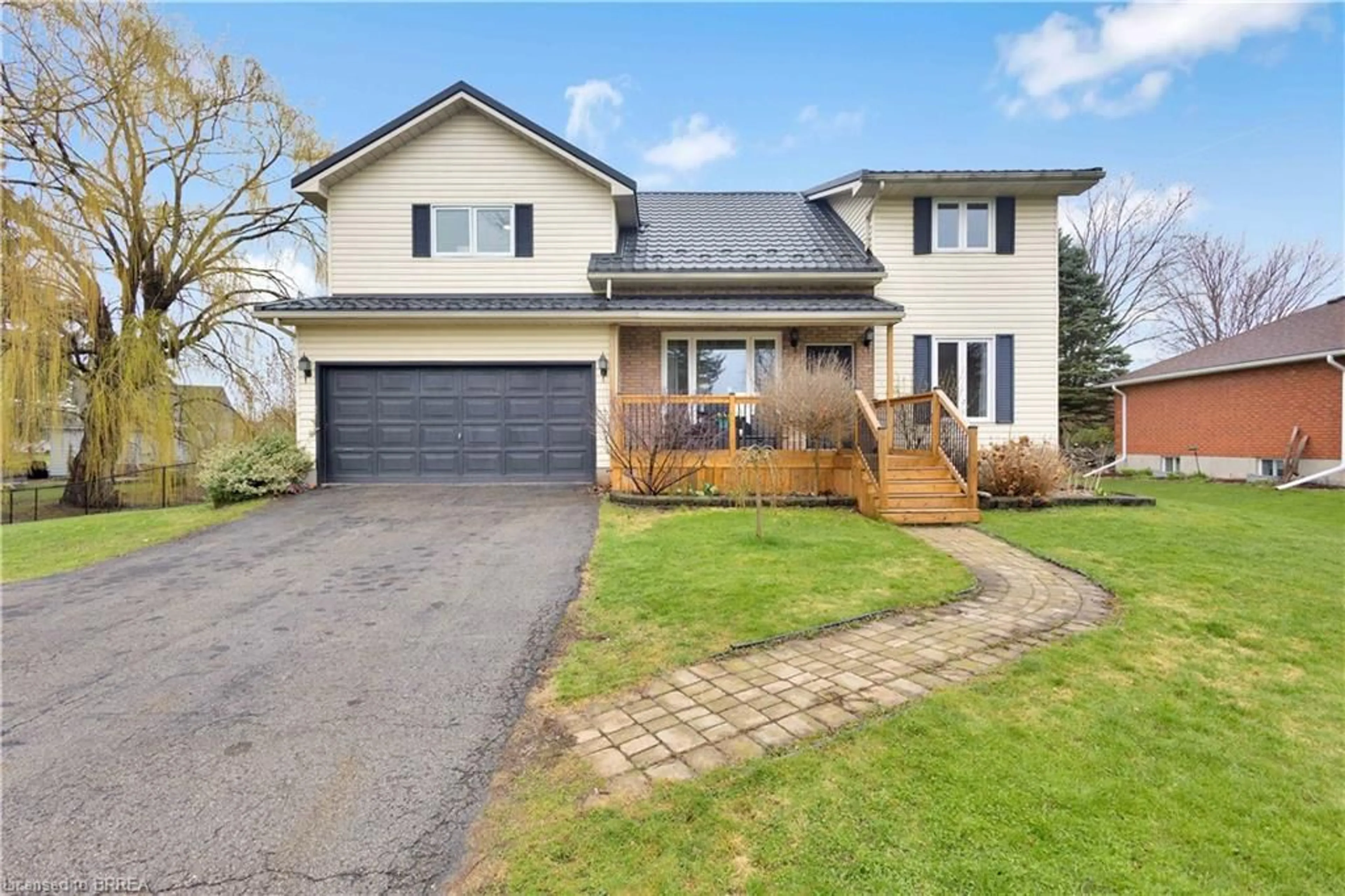 Home with brick exterior material, street for 934 Norfolk County Road 19e, Wilsonville Ontario N0E 1Z0