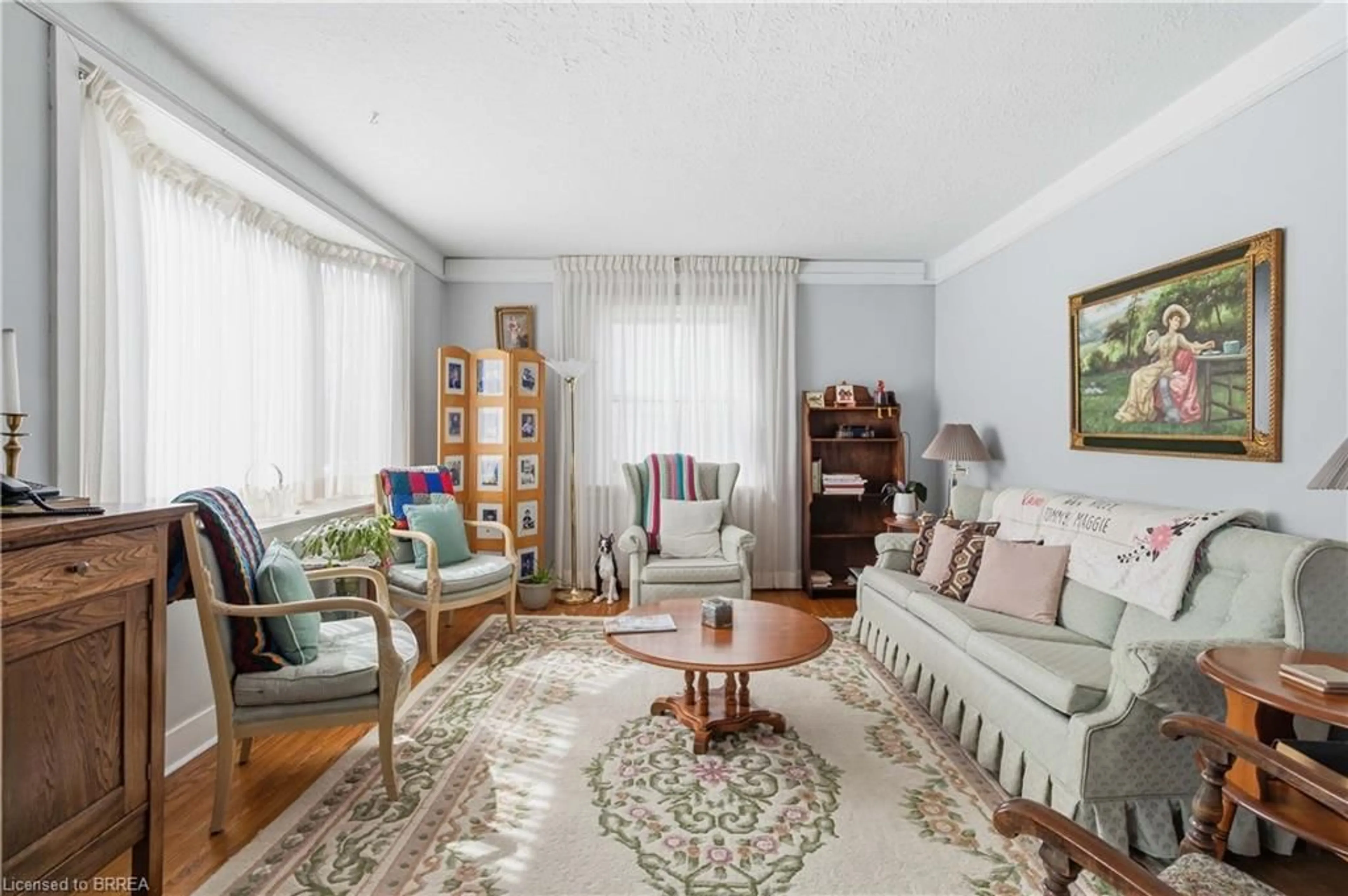 Living room with furniture, unknown for 9 Sussex Ave, Brantford Ontario N3R 2G5