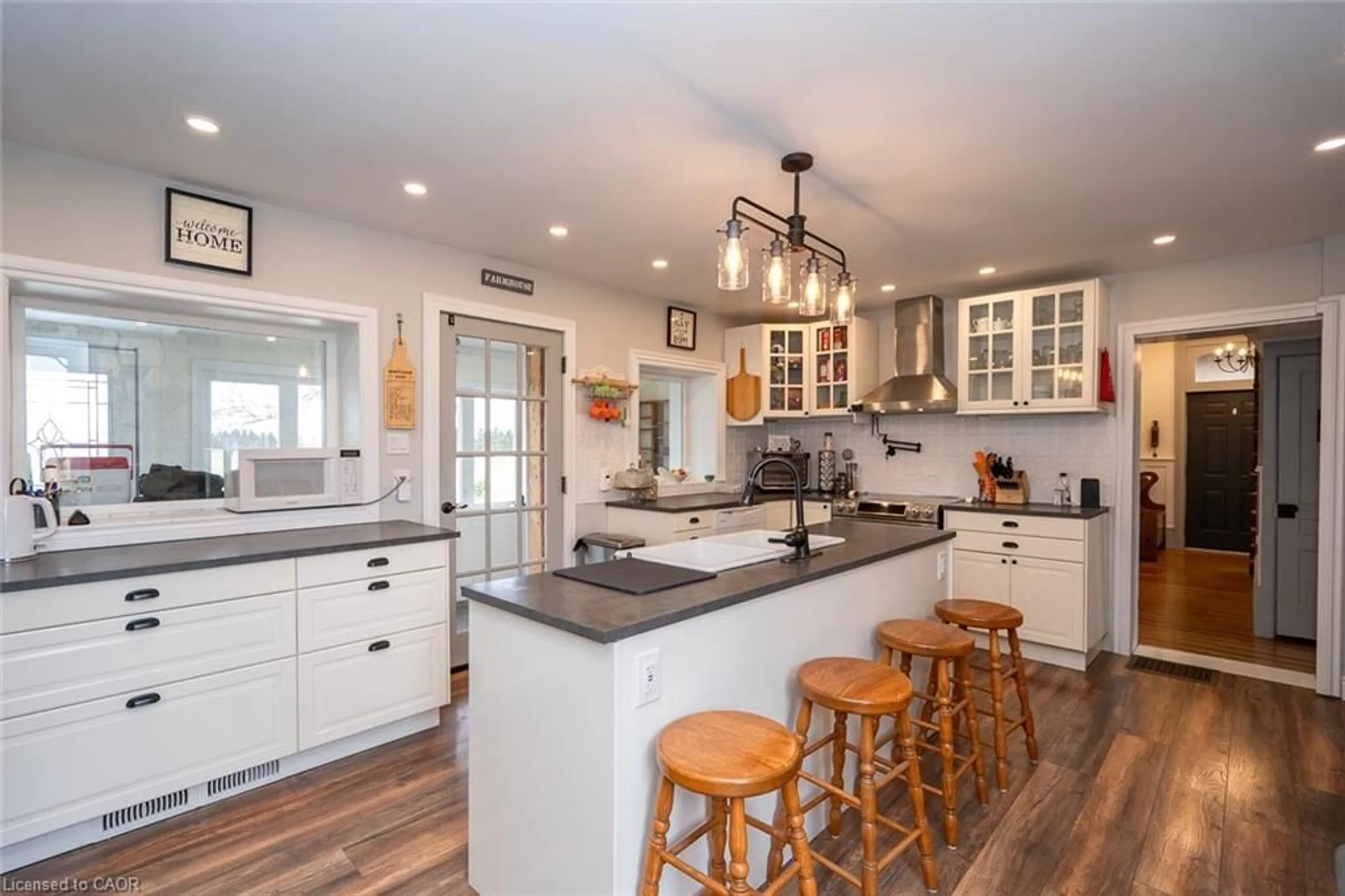 Open concept kitchen, unknown for 518079 County Rd 124, Melancthon Ontario L9V 1V8