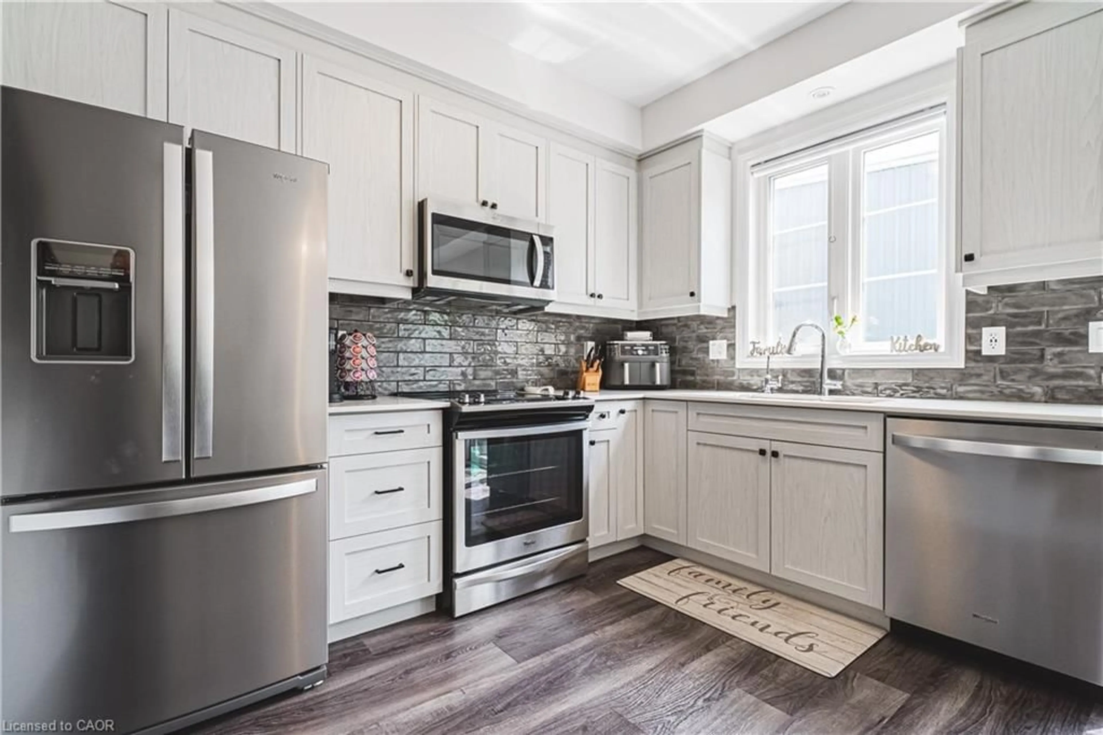 Open concept kitchen, ceramic/tile floor for 575 Woodward Ave #86, Hamilton Ontario L8H 0B3