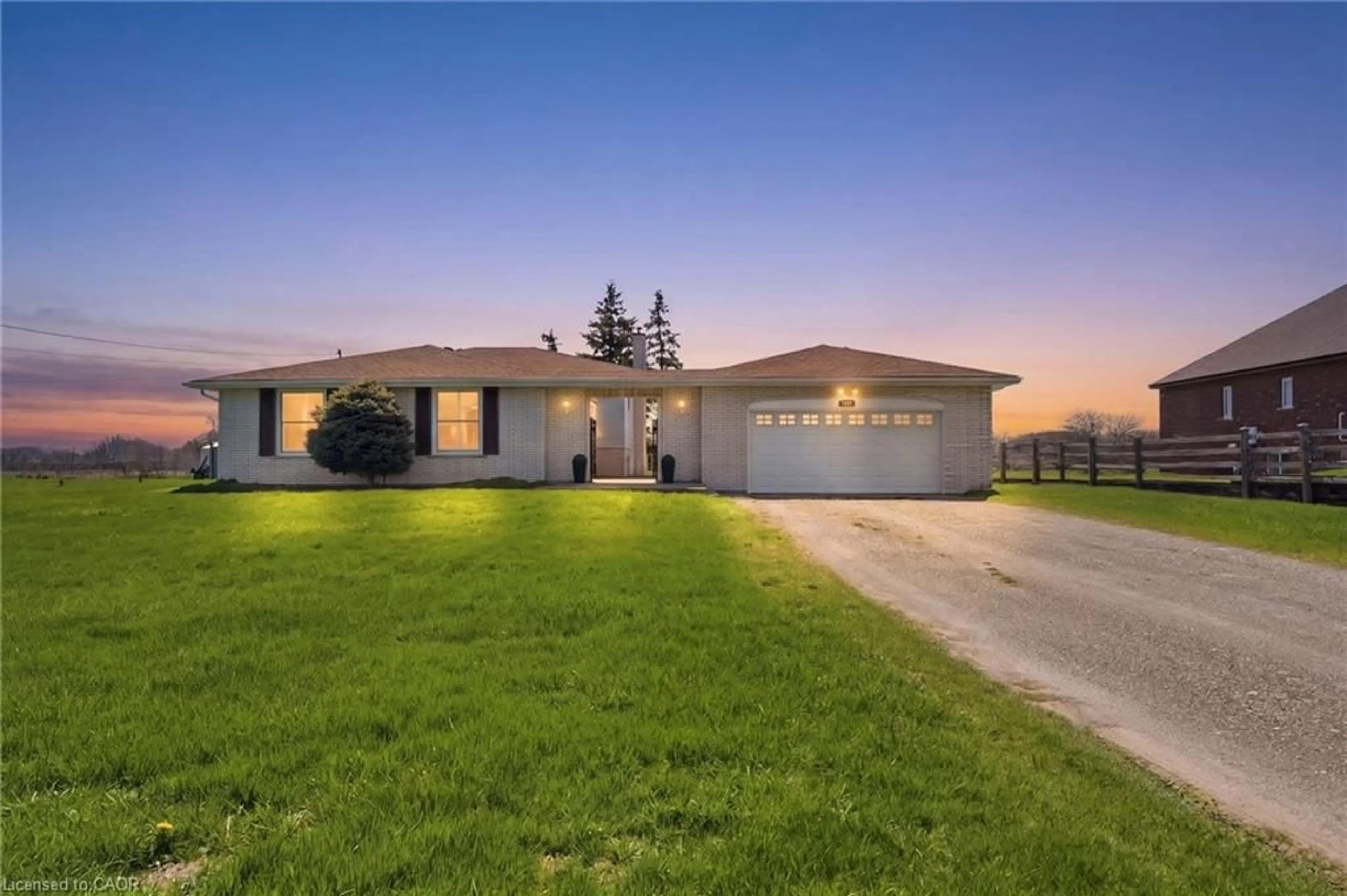 A pic from outside/outdoor area/front of a property/back of a property/a pic from drone, street for 515 Golf Club Rd, Hannon Ontario L0R 1P0