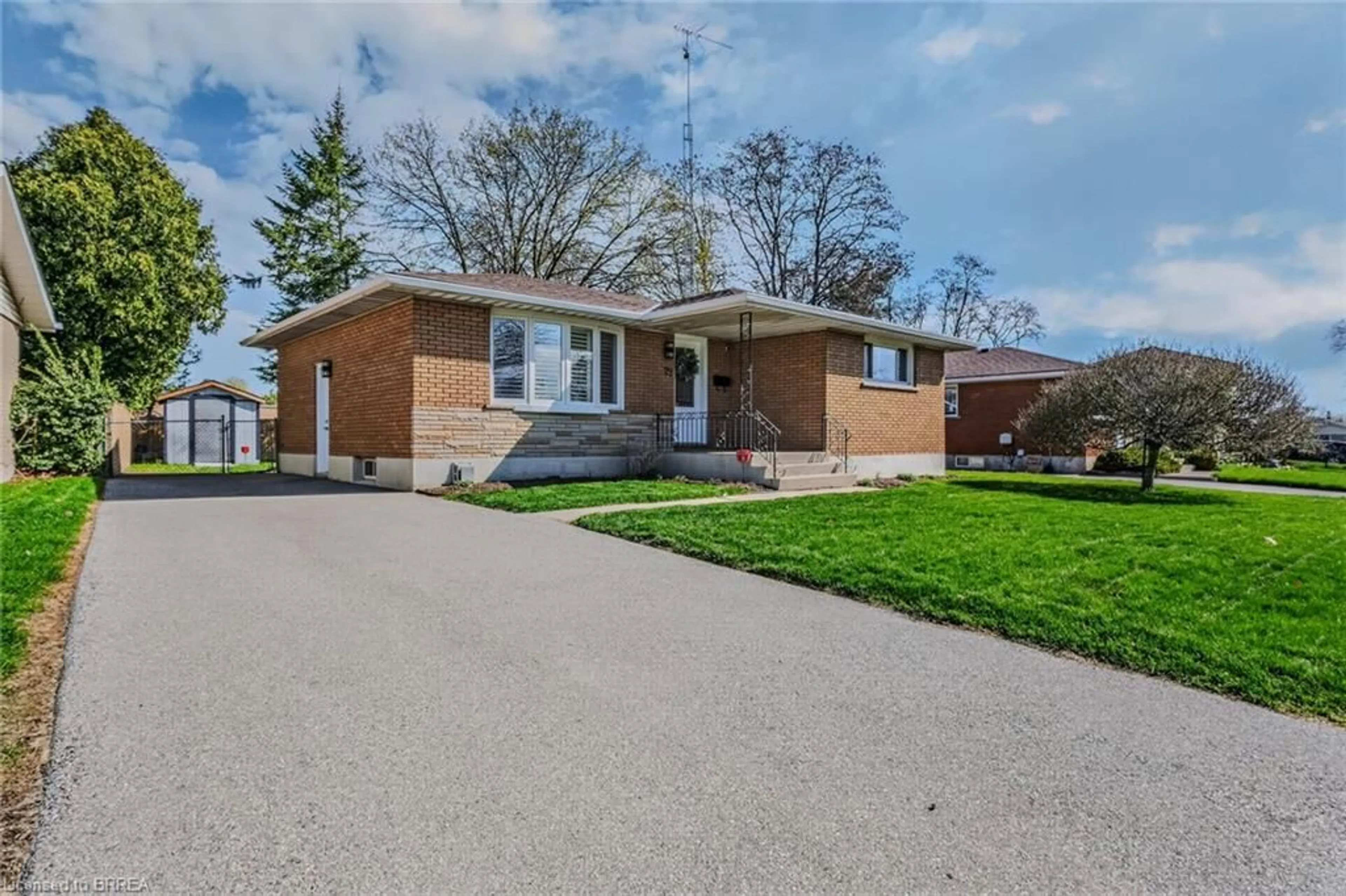 Home with brick exterior material, street for 27 Allanton Blvd, Brantford Ontario N3R 3B8