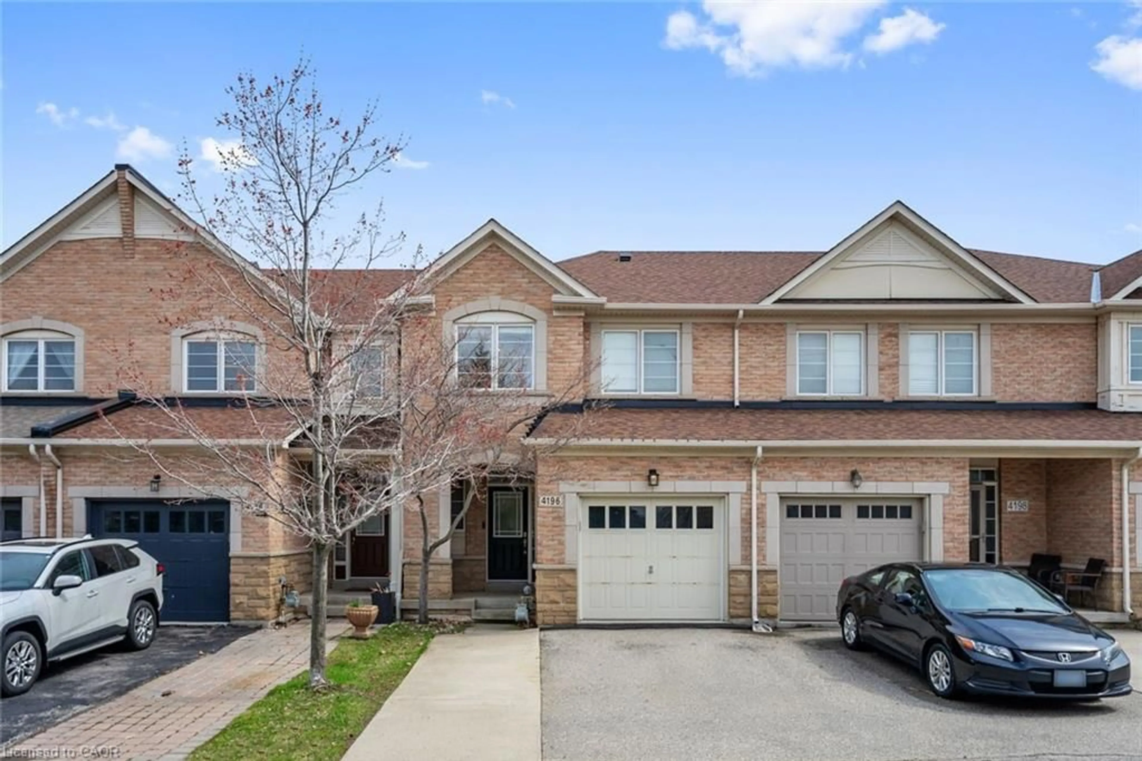 Home with brick exterior material, street for 4196 Rawlins Common, Burlington Ontario L7M 0B5