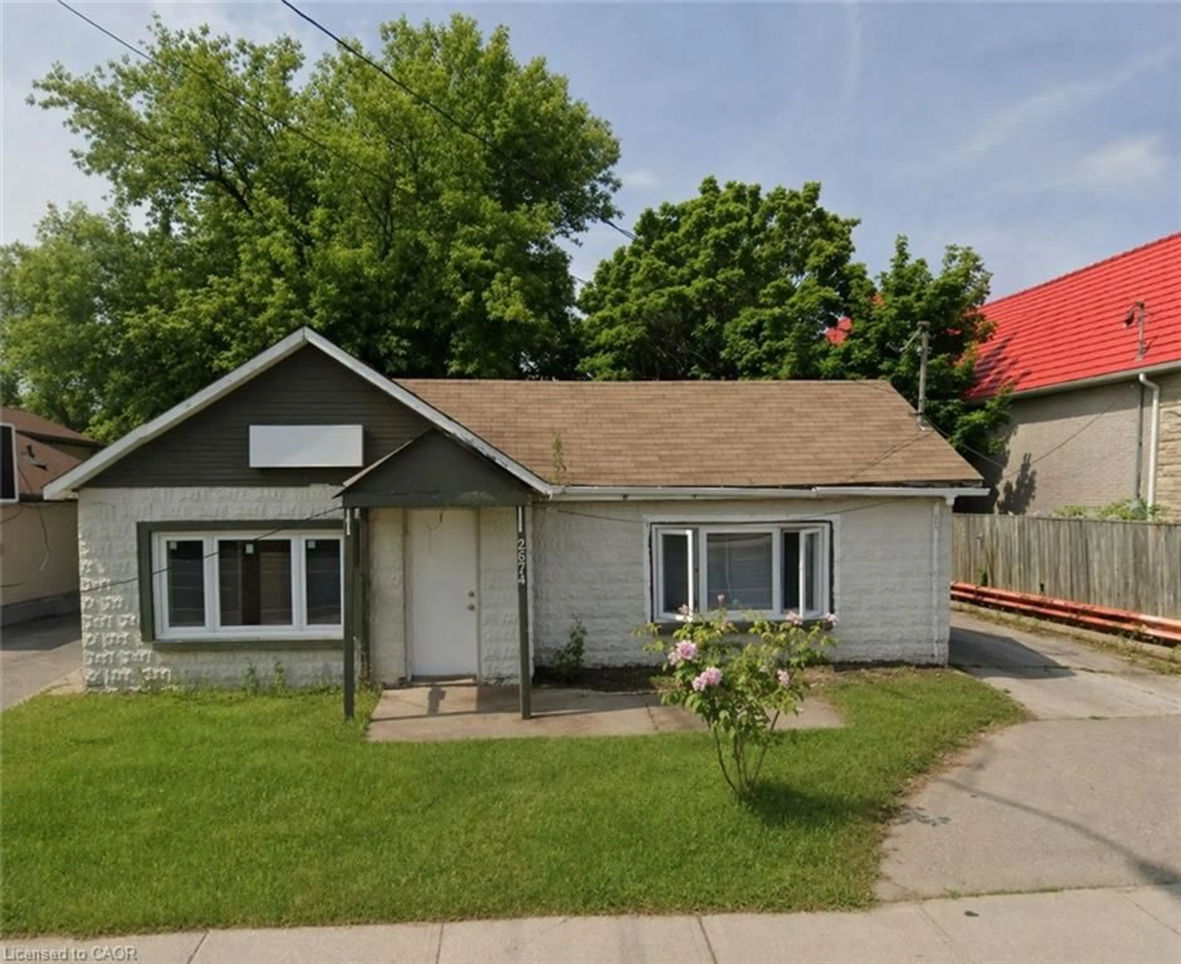 Unknown for 2574 Confederation Pky, Mississauga Ontario L5B 1S2