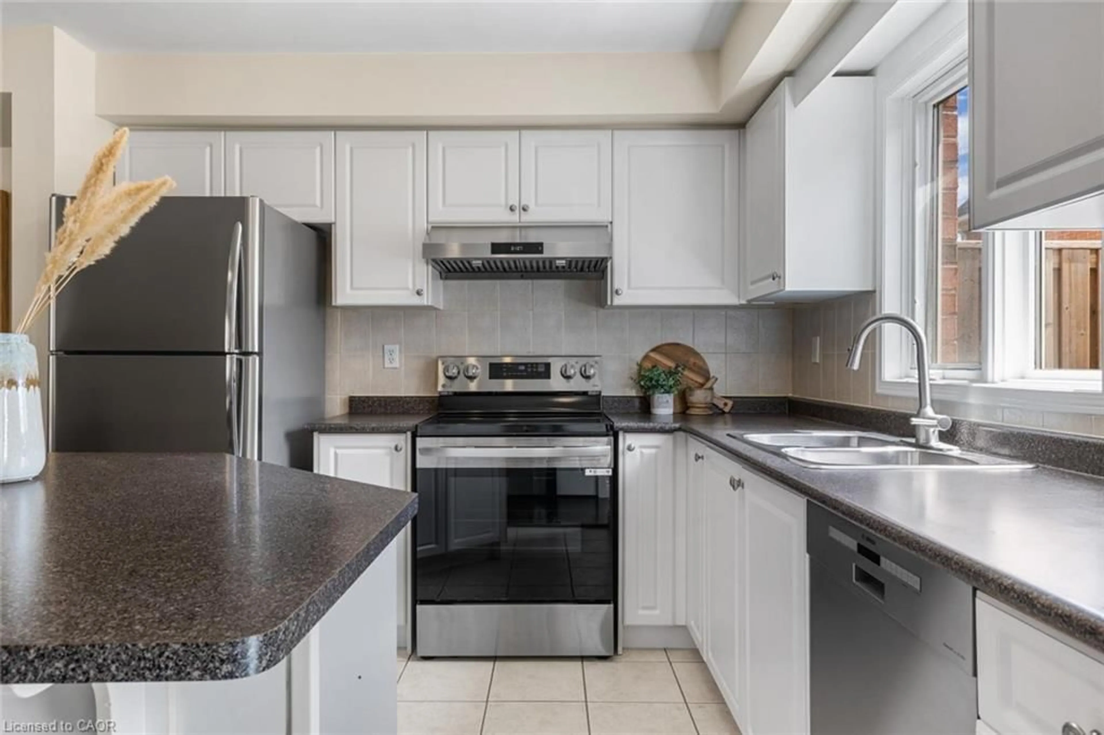 Standard kitchen, ceramic/tile floor for 201 Tenth St #8, Etobicoke Ontario M8V 4C7