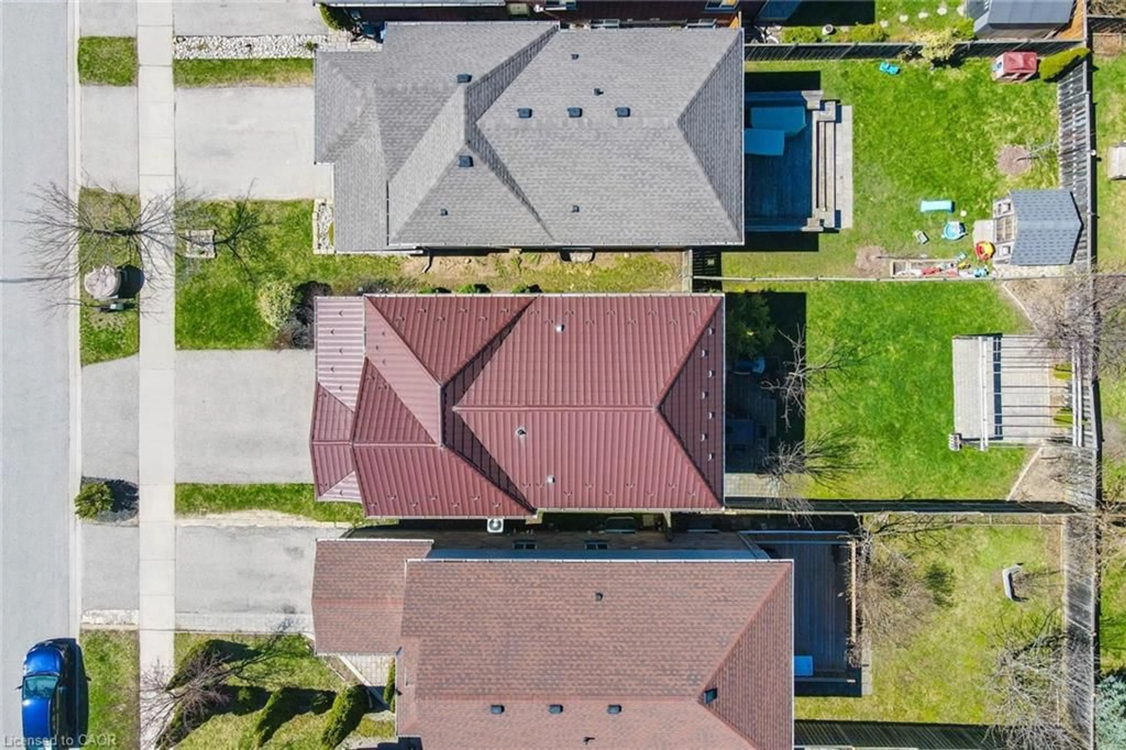 A pic from outside/outdoor area/front of a property/back of a property/a pic from drone, street for 21 Mullin Dr, Guelph Ontario N1E 0E1