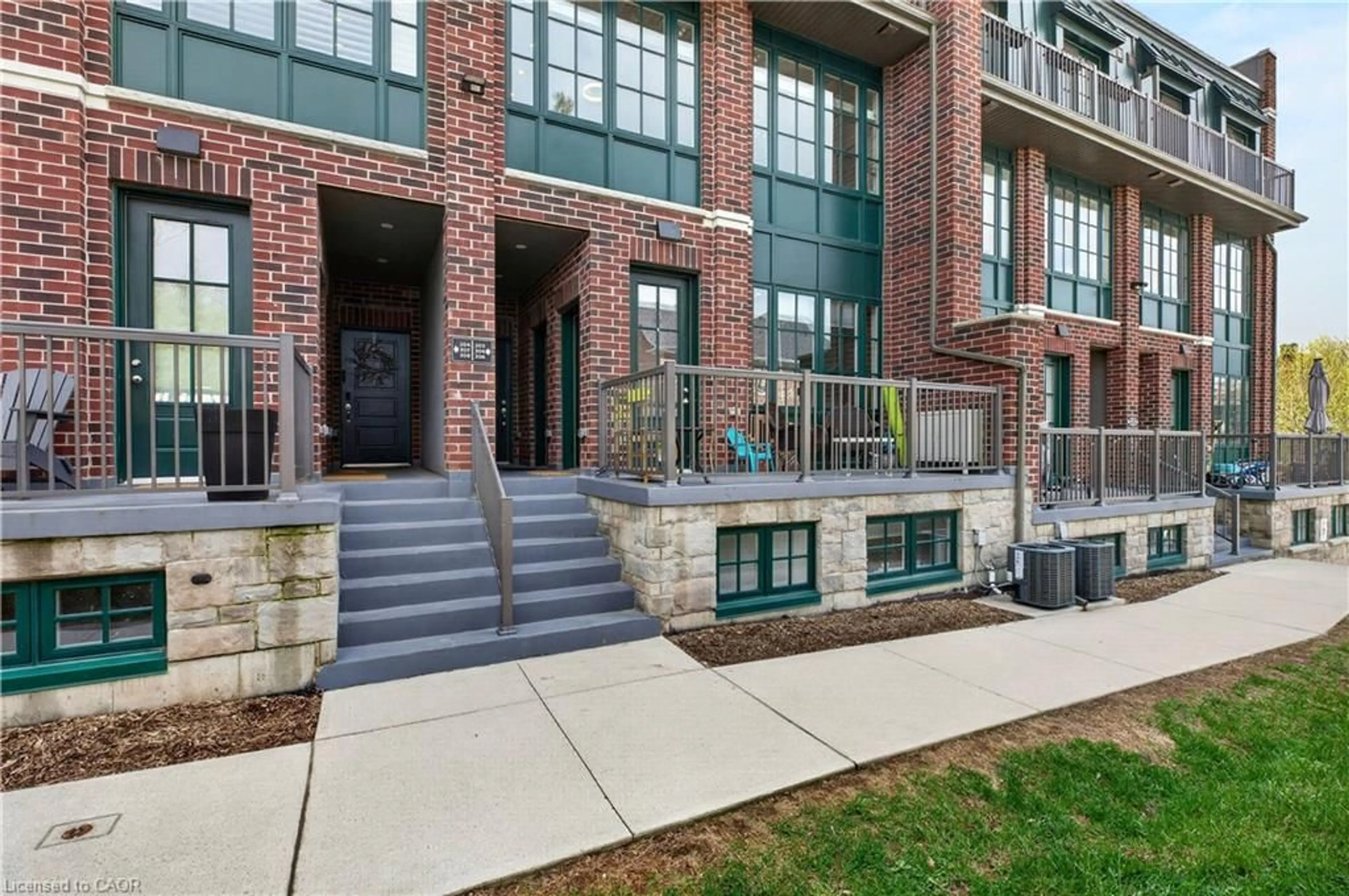 Home with brick exterior material, building for 12 Blanshard St #305, Hamilton Ontario L8P 0C7