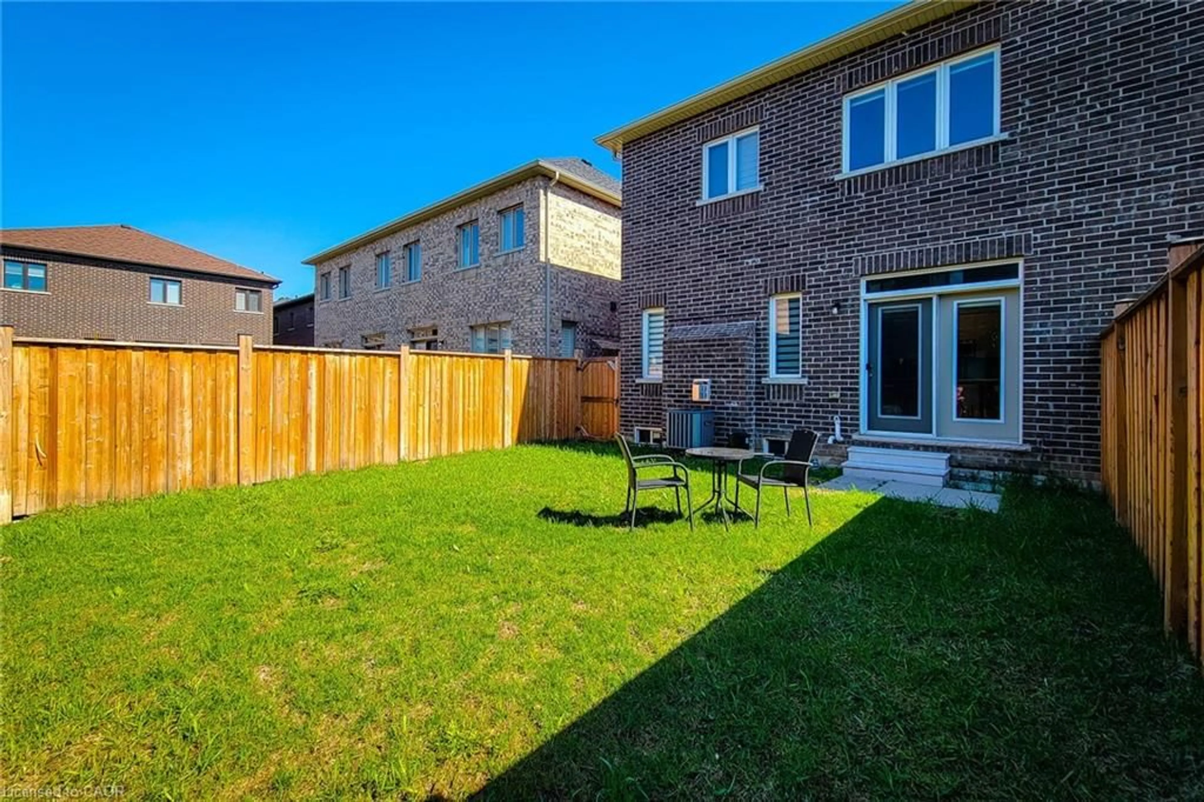 Patio, street for 11 Holcomb Terr, Hamilton Ontario L8B 1Z1