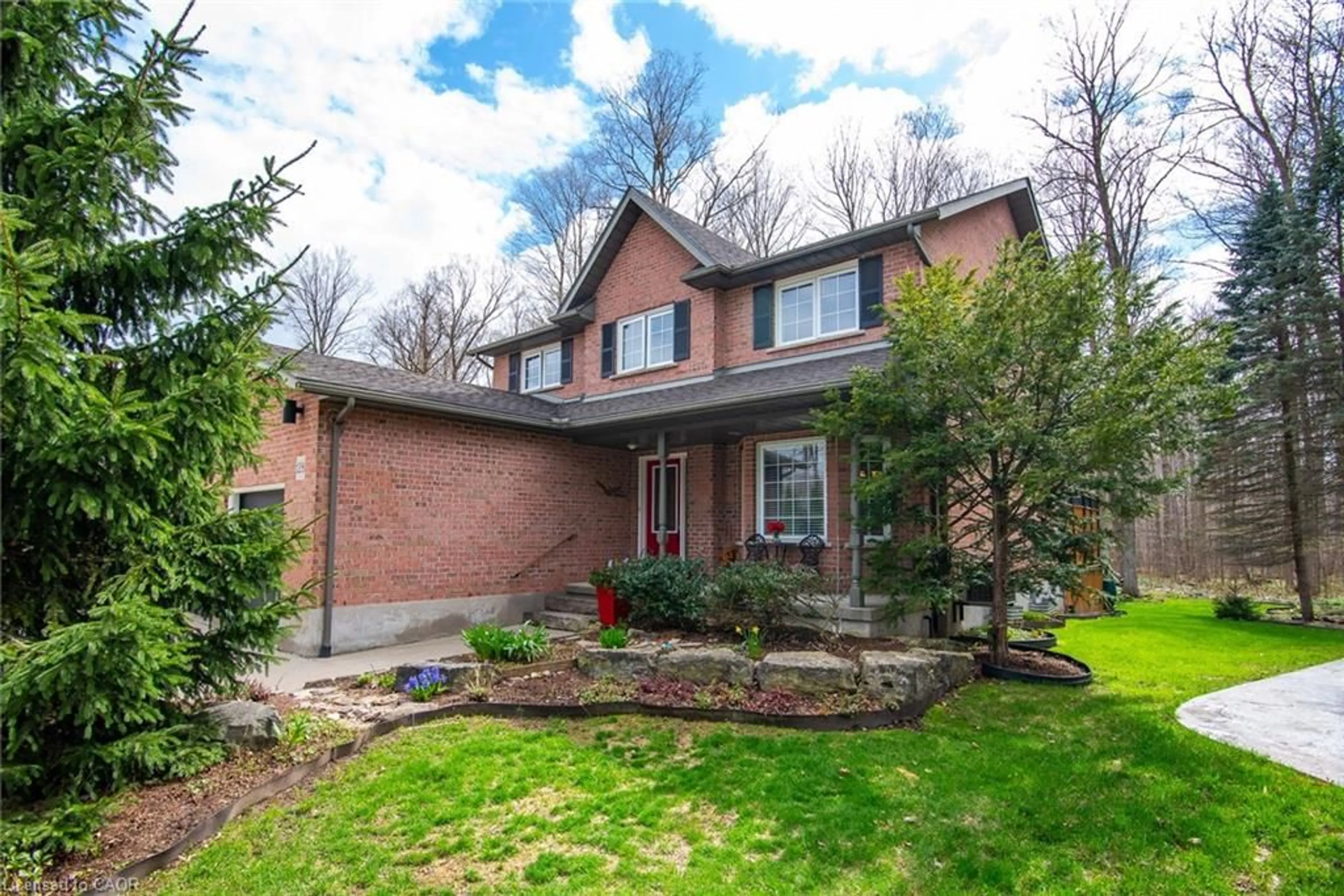 Home with brick exterior material, street for 128 Eby Cres, New Hamburg Ontario N3A 1Z2