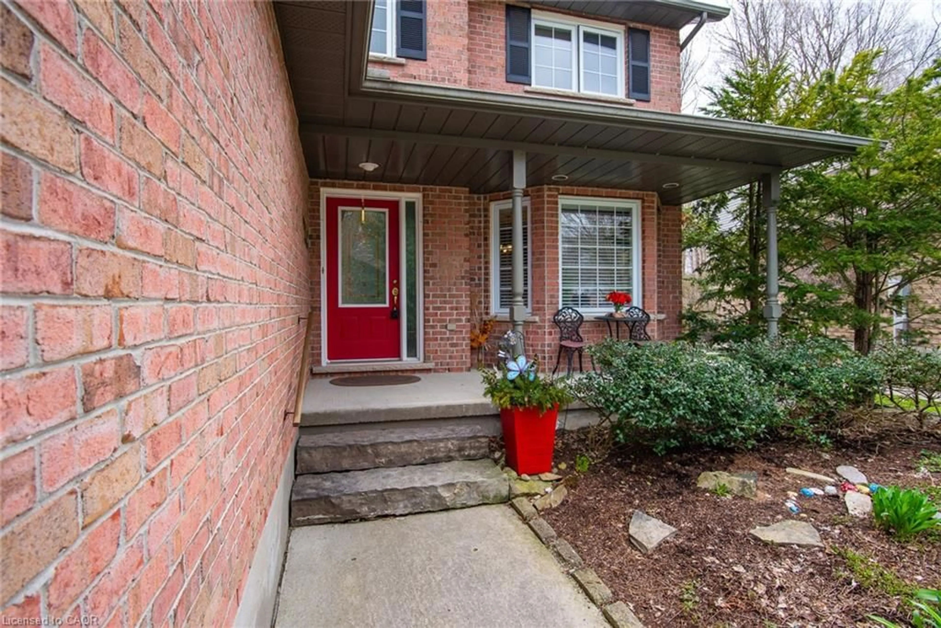 Home with brick exterior material, street for 128 Eby Cres, New Hamburg Ontario N3A 1Z2