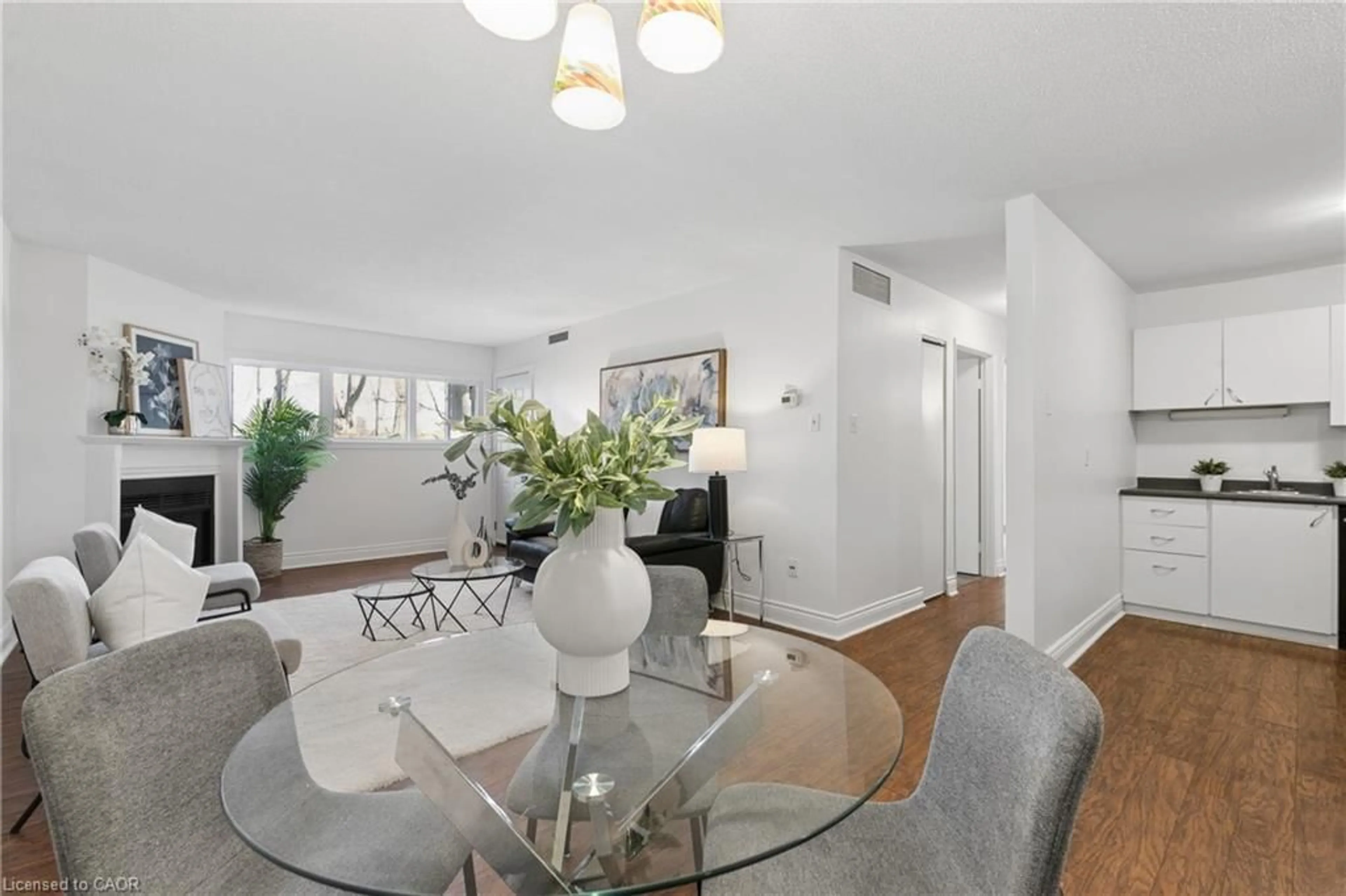 Dining room, unknown for 15 Hofstetter Ave #106, Kitchener Ontario N2A 3Z7