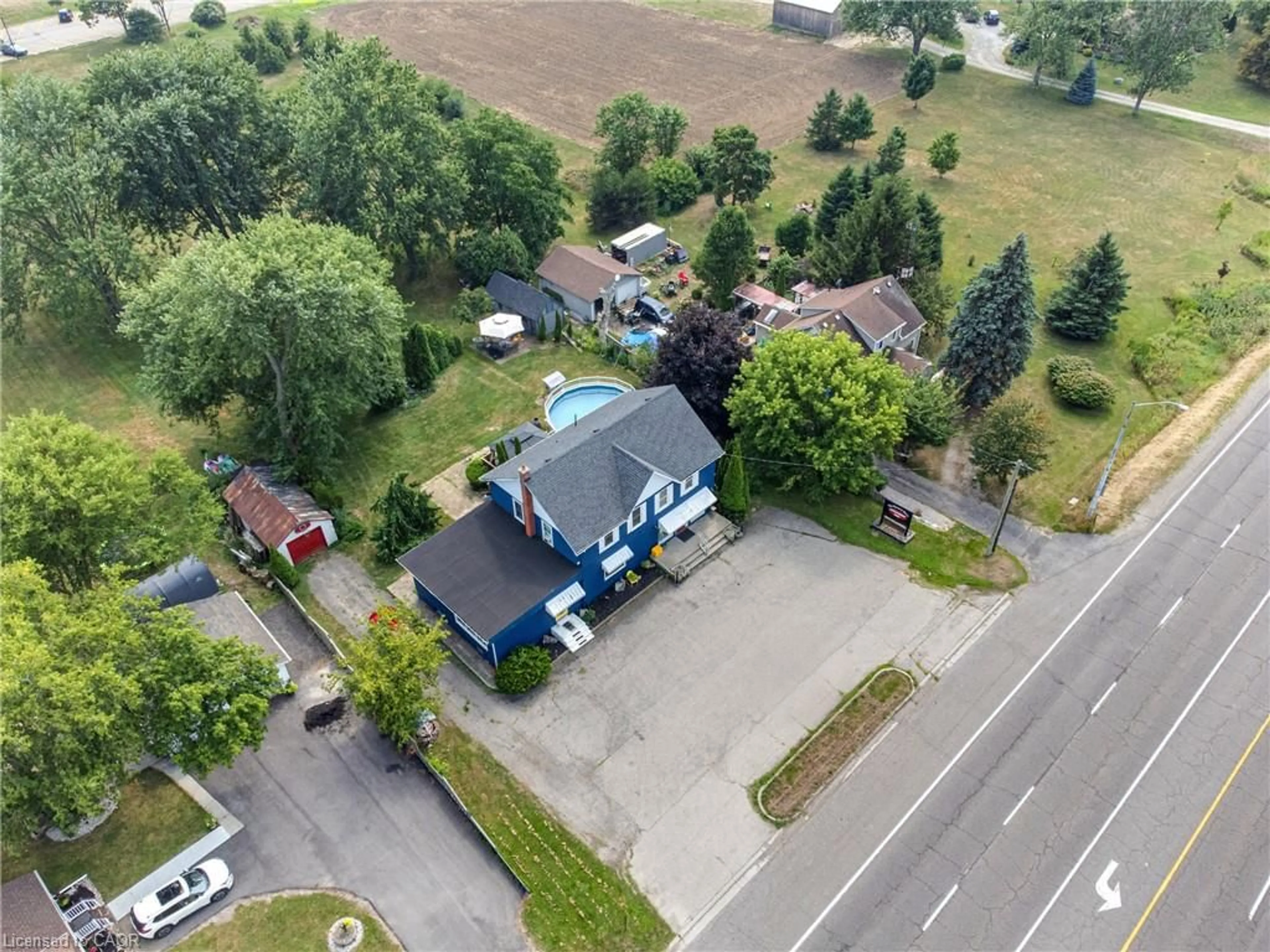 A pic from outside/outdoor area/front of a property/back of a property/a pic from drone, street for 2340 Wilson St, Ancaster Ontario L0R 1A0