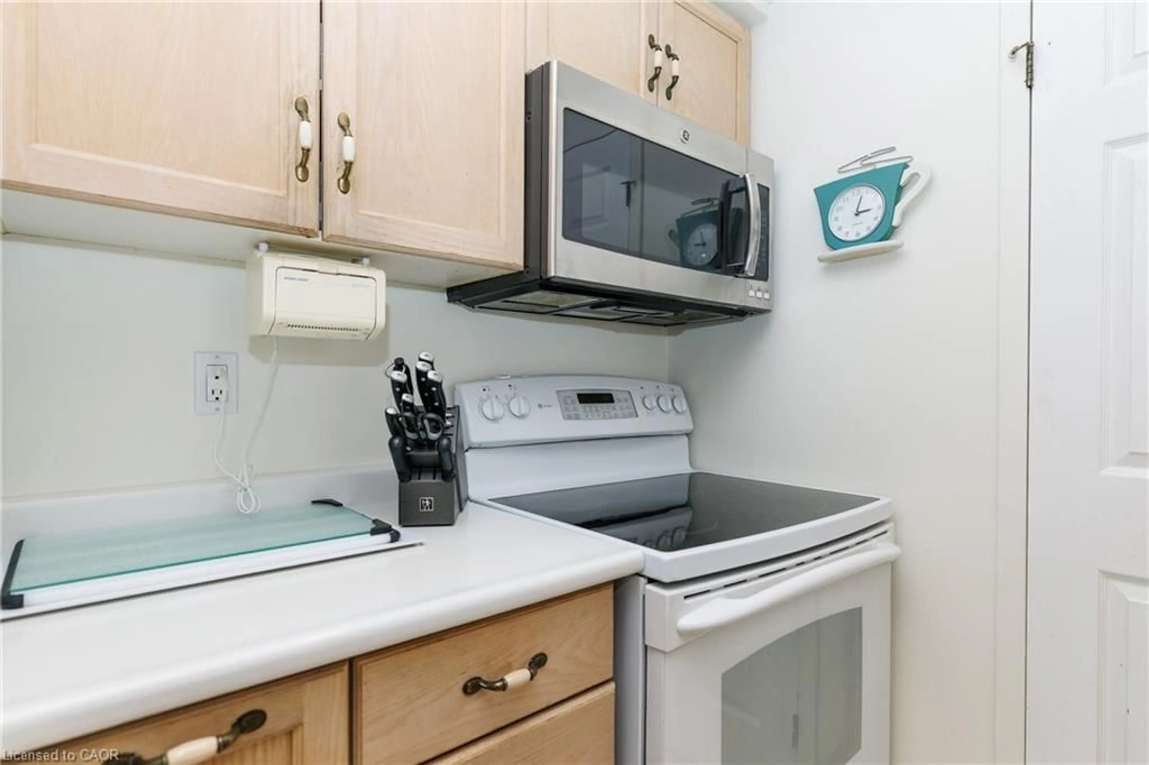 Standard kitchen, unknown for 495 #8 Hwy #203, Stoney Creek Ontario L8G 5E1