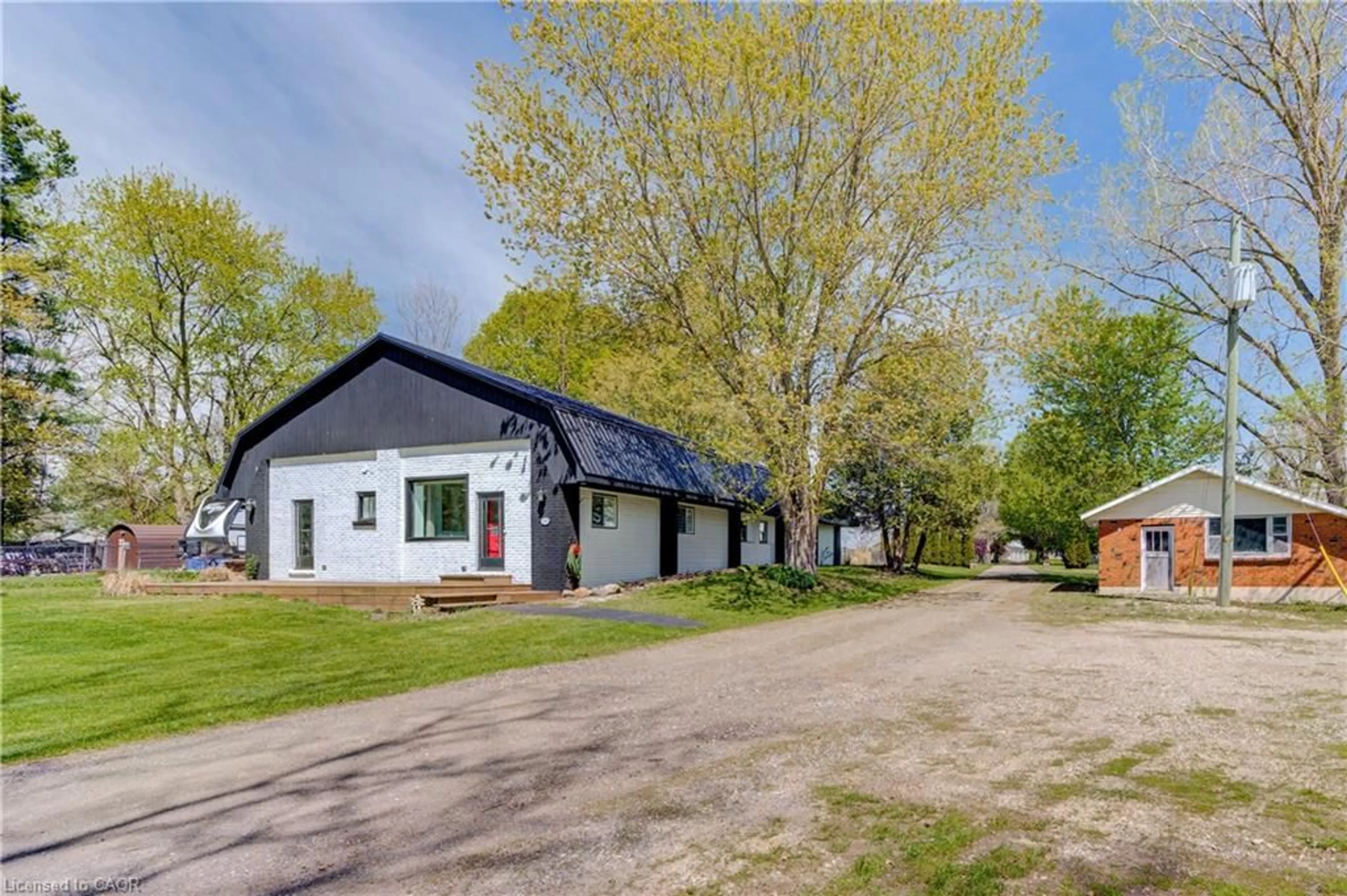 A pic from outside/outdoor area/front of a property/back of a property/a pic from drone, street for 430 Main St, Springford Ontario N0J 1R0