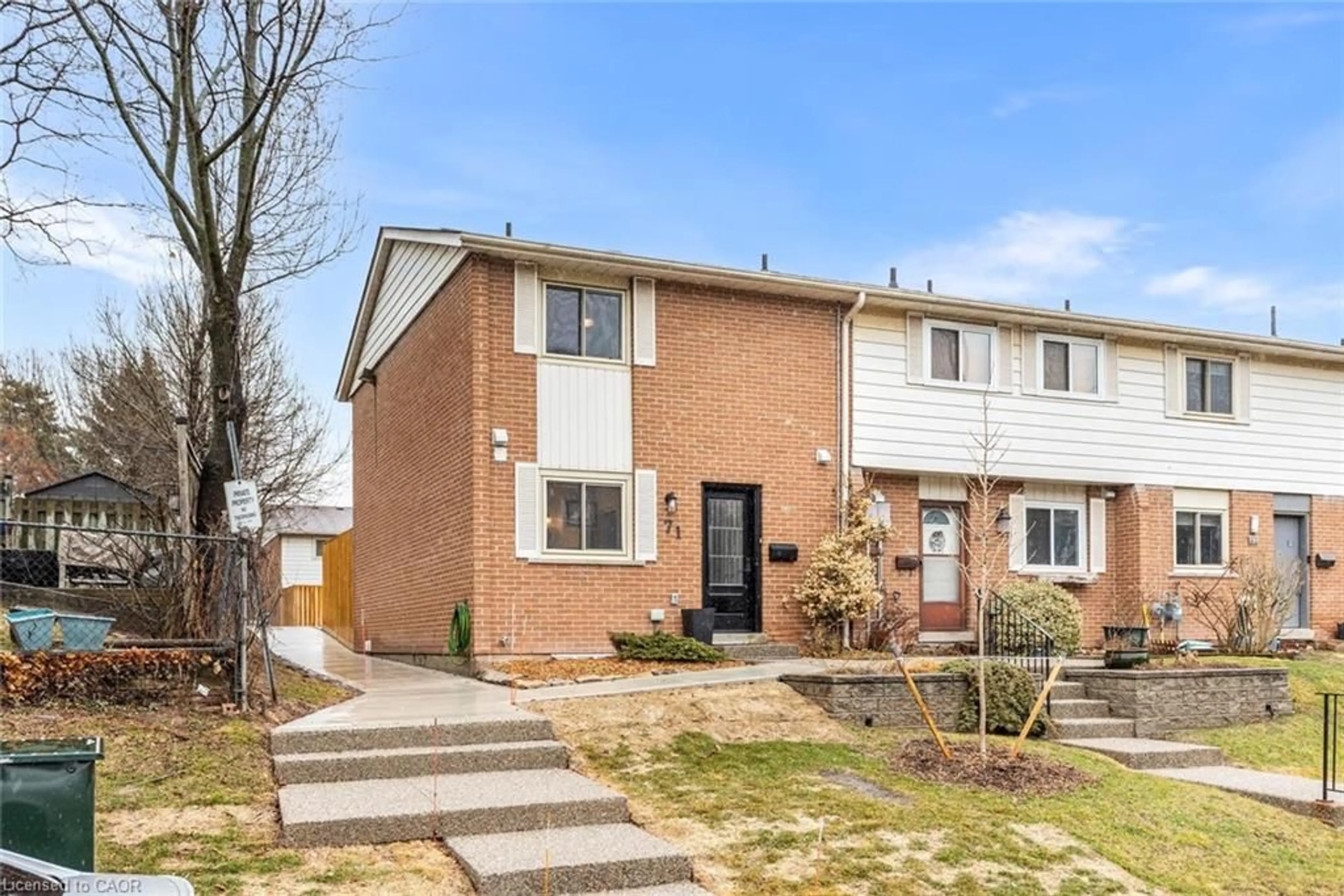 Home with brick exterior material, street for 71 Sarah Lane, Oakville Ontario L6L 3V2