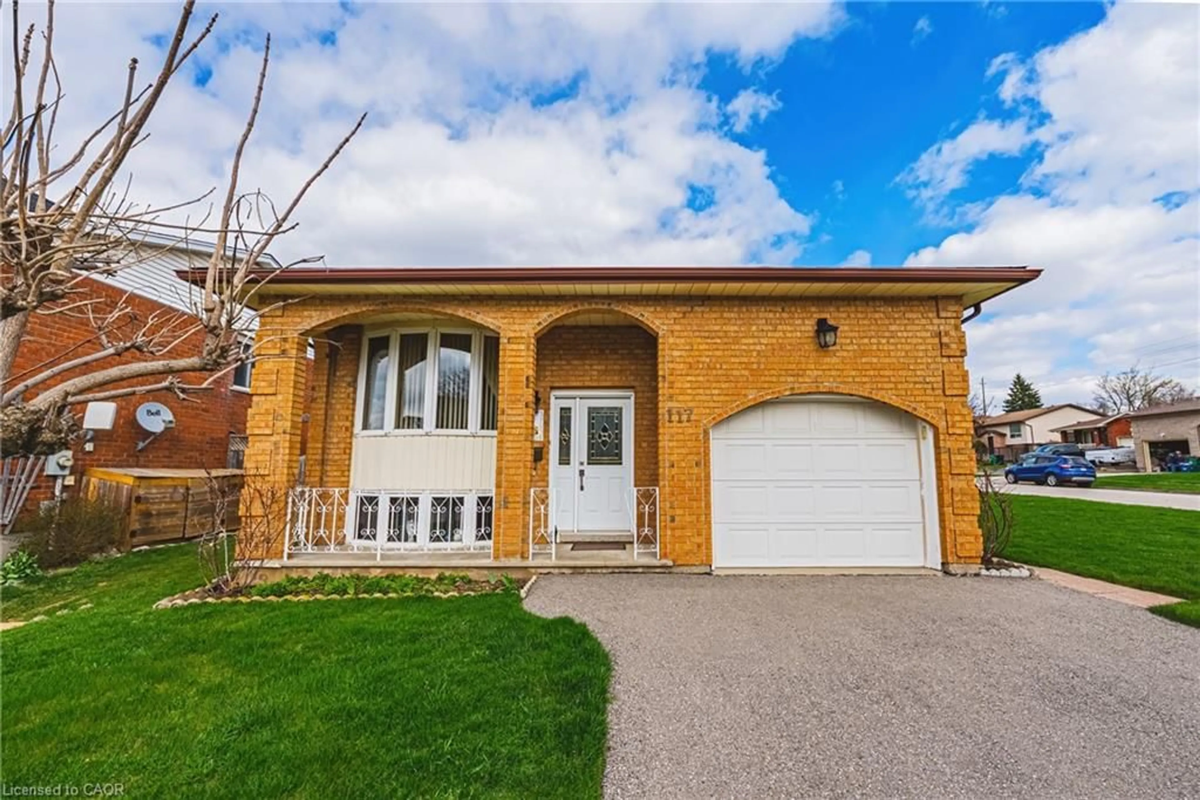 Home with brick exterior material, street for 117 Stonyburn Cres, Cambridge Ontario N1R 7X2
