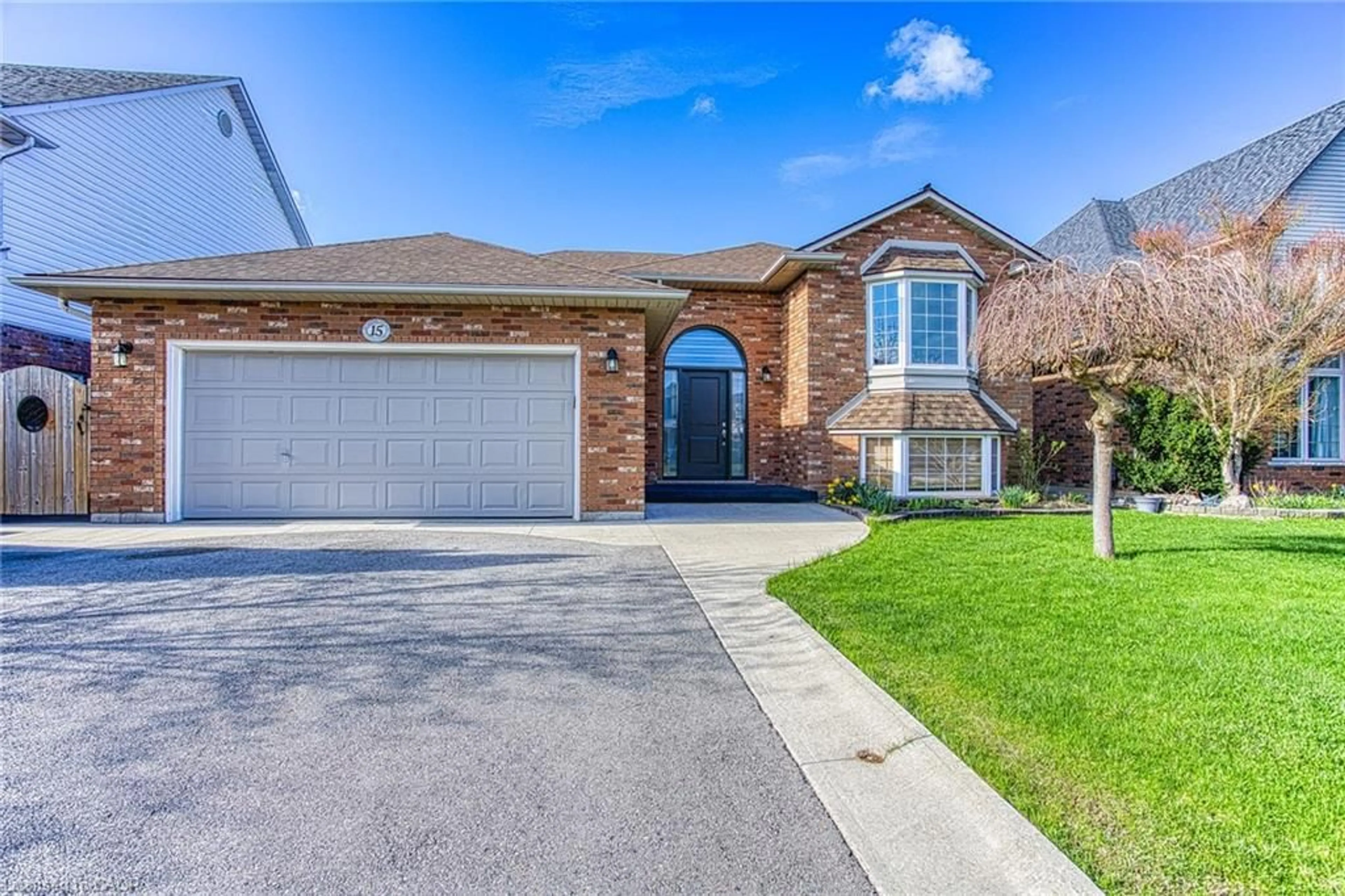 Home with brick exterior material, street for 15 Las Rd, Smithville Ontario L0R 2A0
