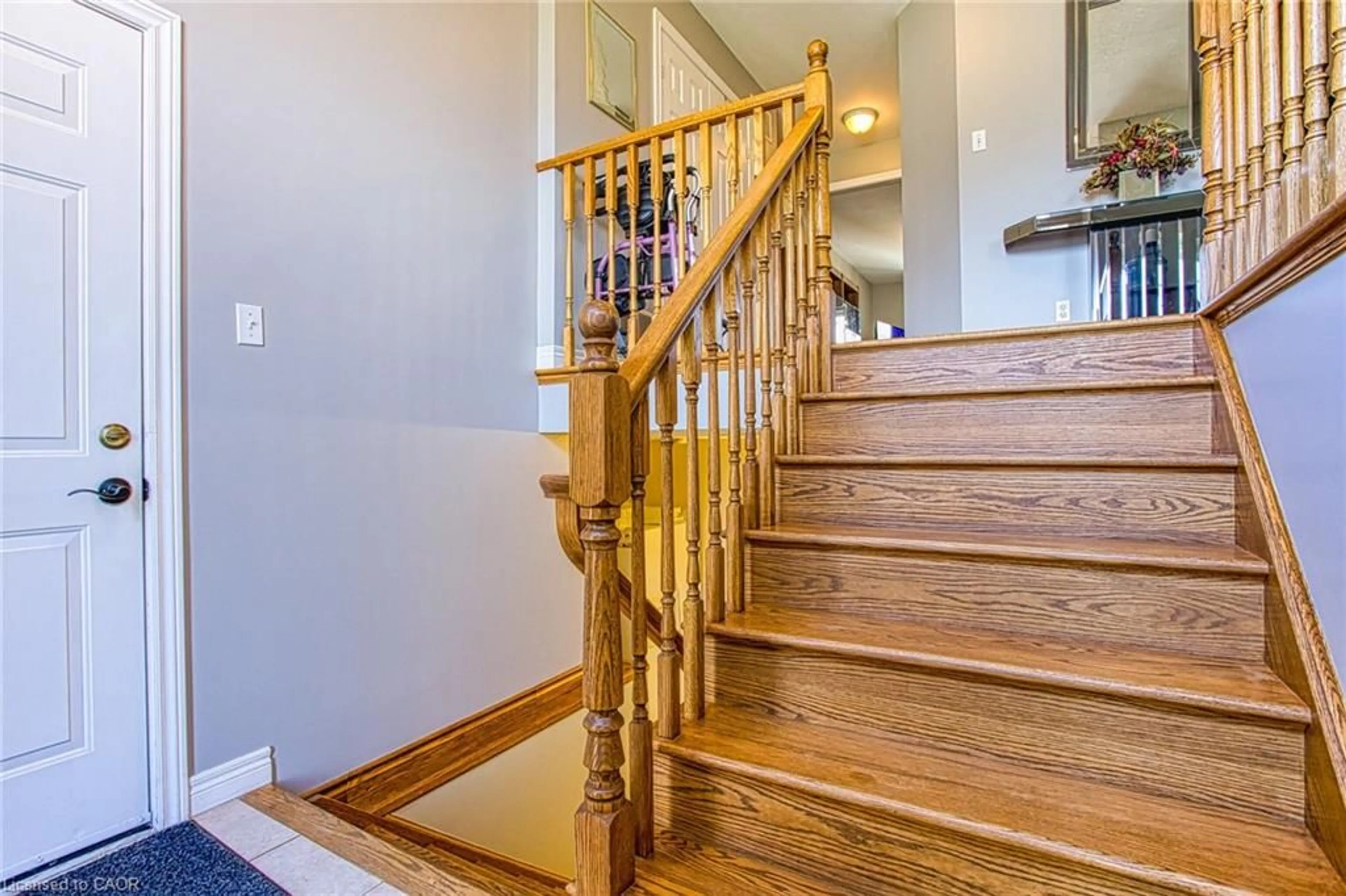 Stairs for 15 Las Rd, Smithville Ontario L0R 2A0