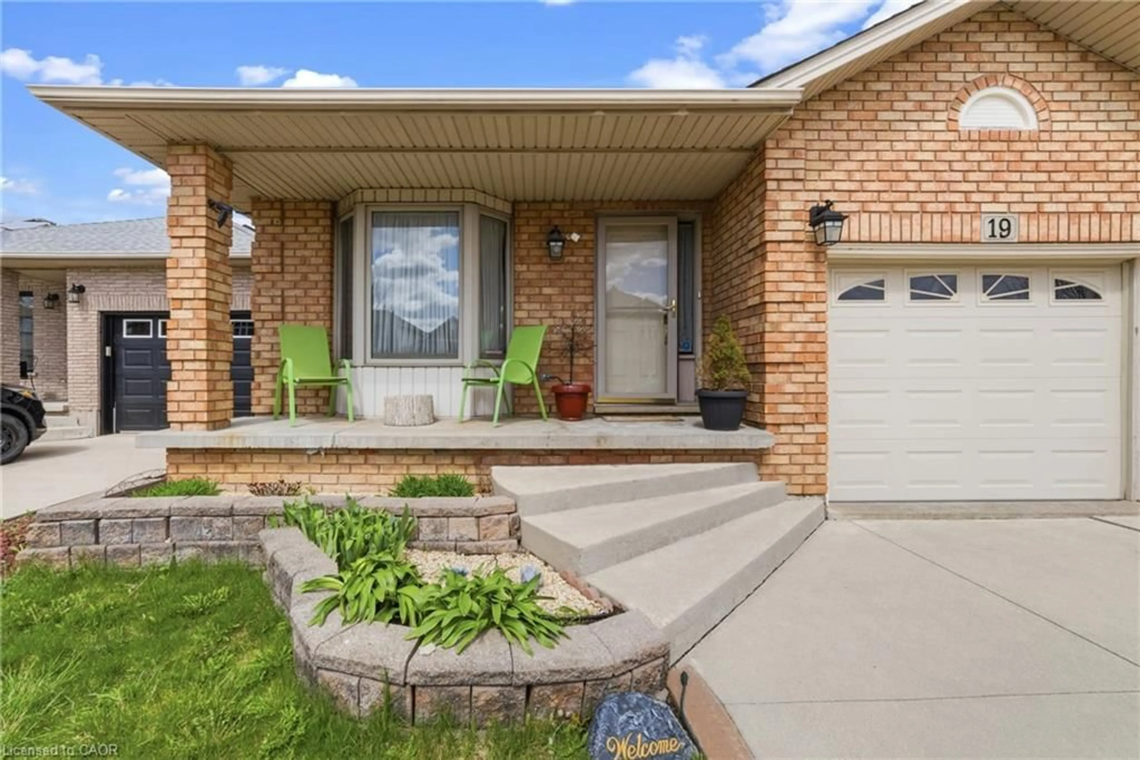 Home with brick exterior material, street for 19 Sedona Crt, Hamilton Ontario L9B 2R1