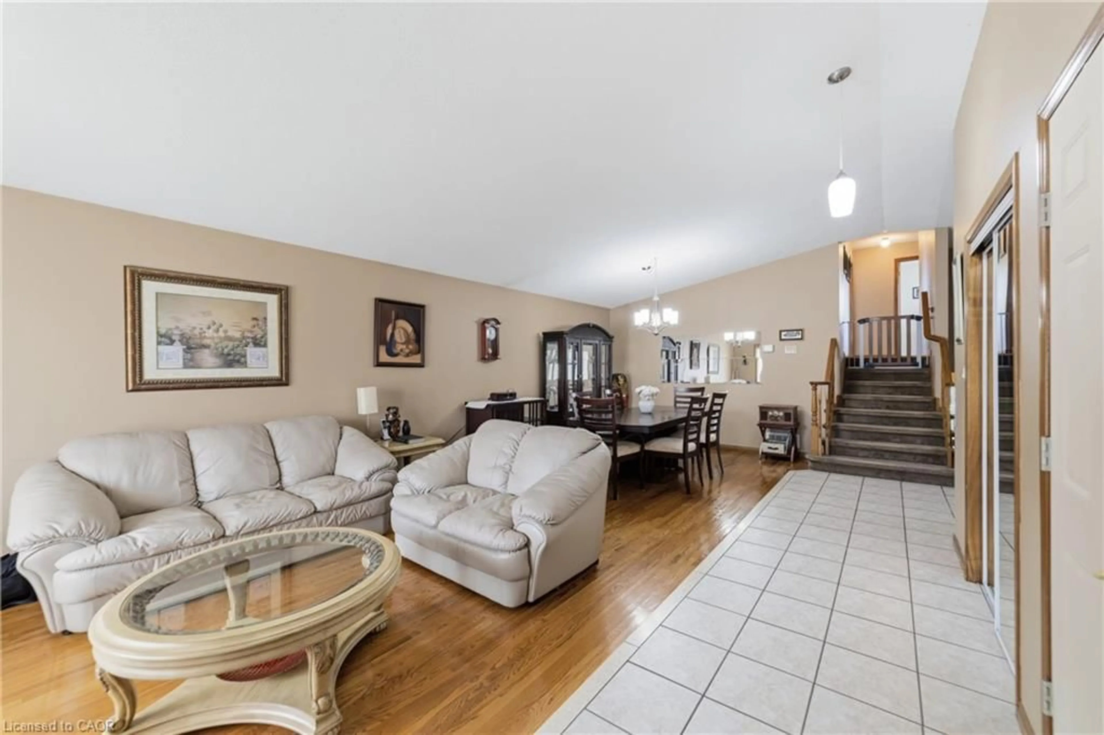 Living room with furniture, unknown for 19 Sedona Crt, Hamilton Ontario L9B 2R1