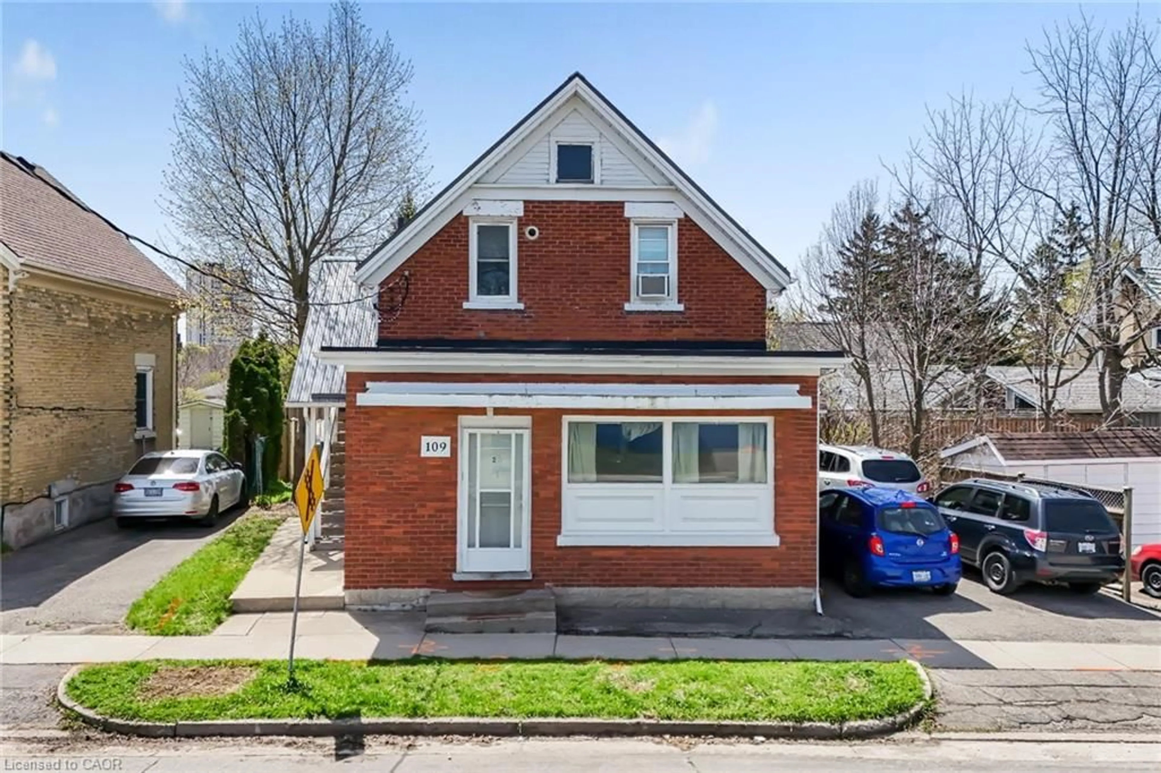 Home with brick exterior material, street for 109 Moore Ave, Waterloo Ontario N2J 1X3