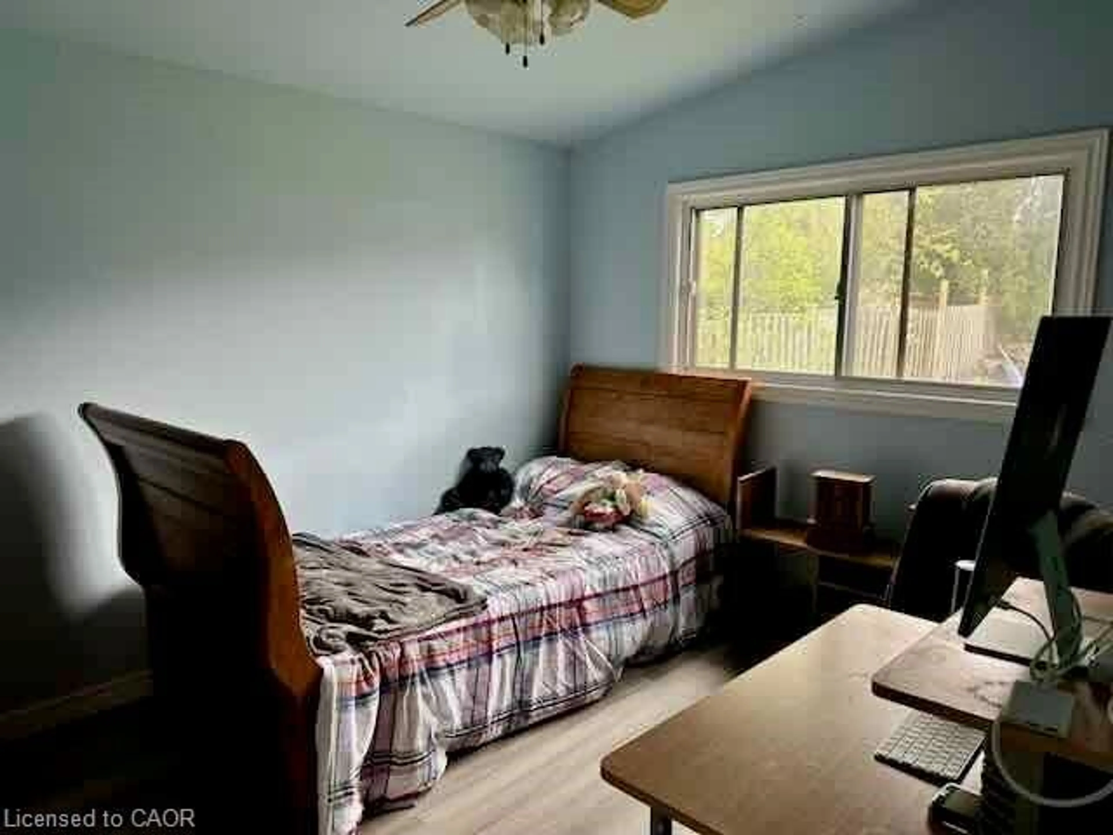 A pic of a room for 126 Lilacside Dr, Hamilton Ontario L8V 2L7