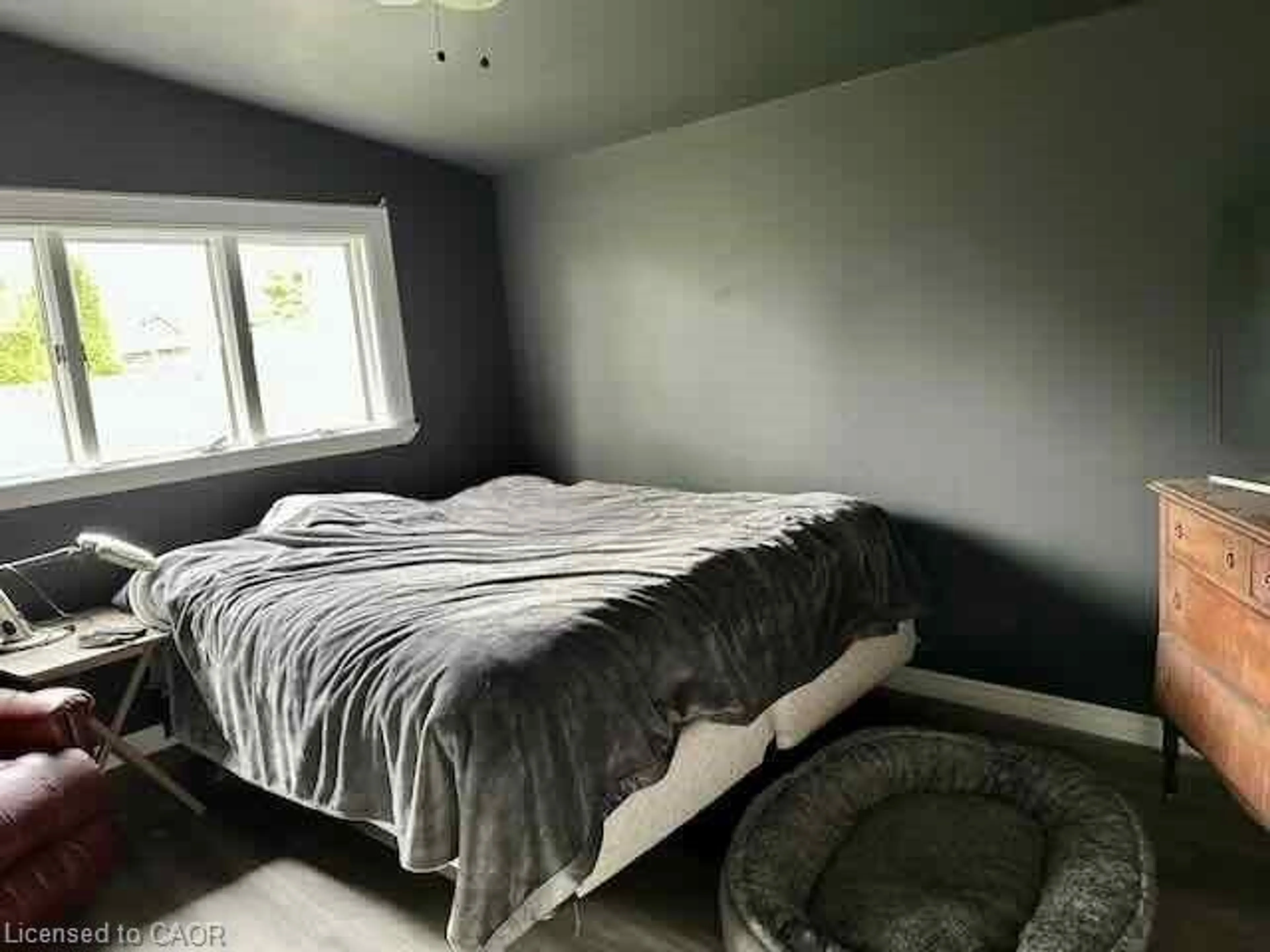A pic of a room for 126 Lilacside Dr, Hamilton Ontario L8V 2L7
