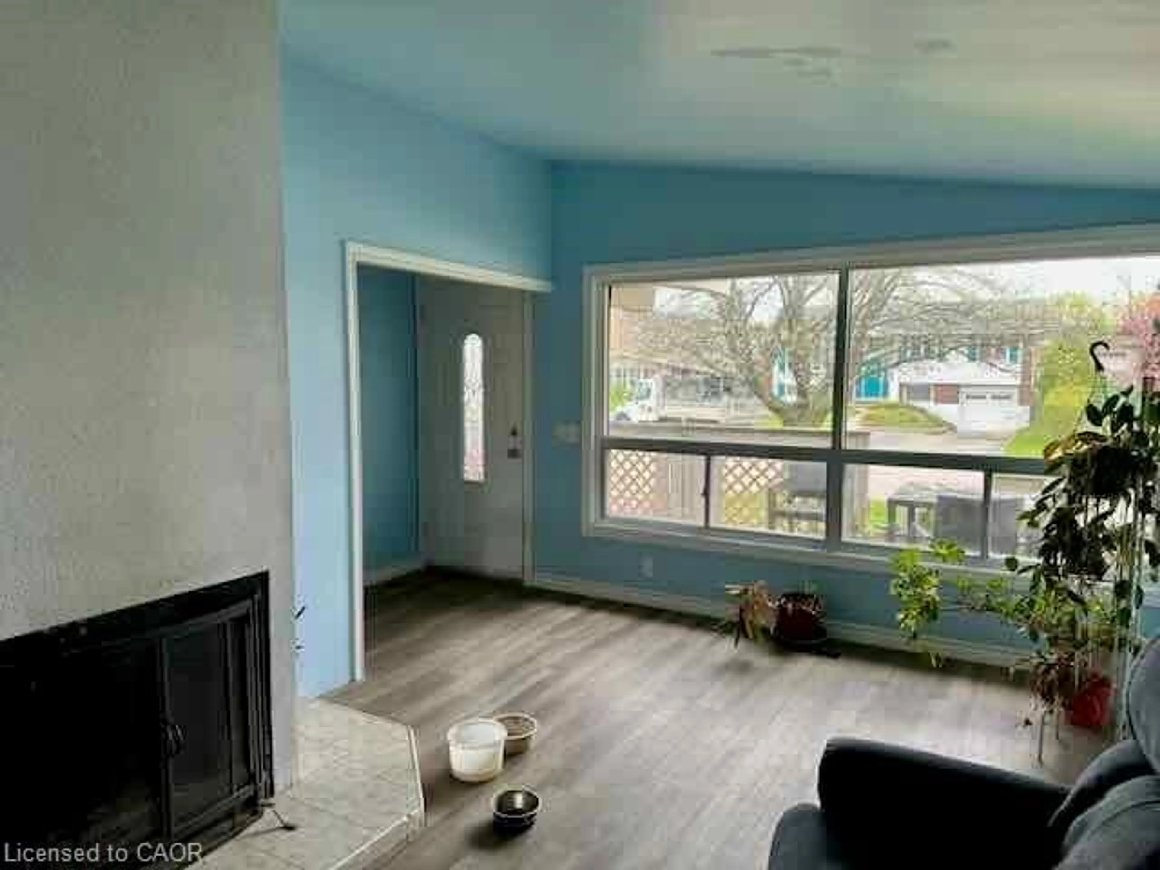 A pic of a room for 126 Lilacside Dr, Hamilton Ontario L8V 2L7
