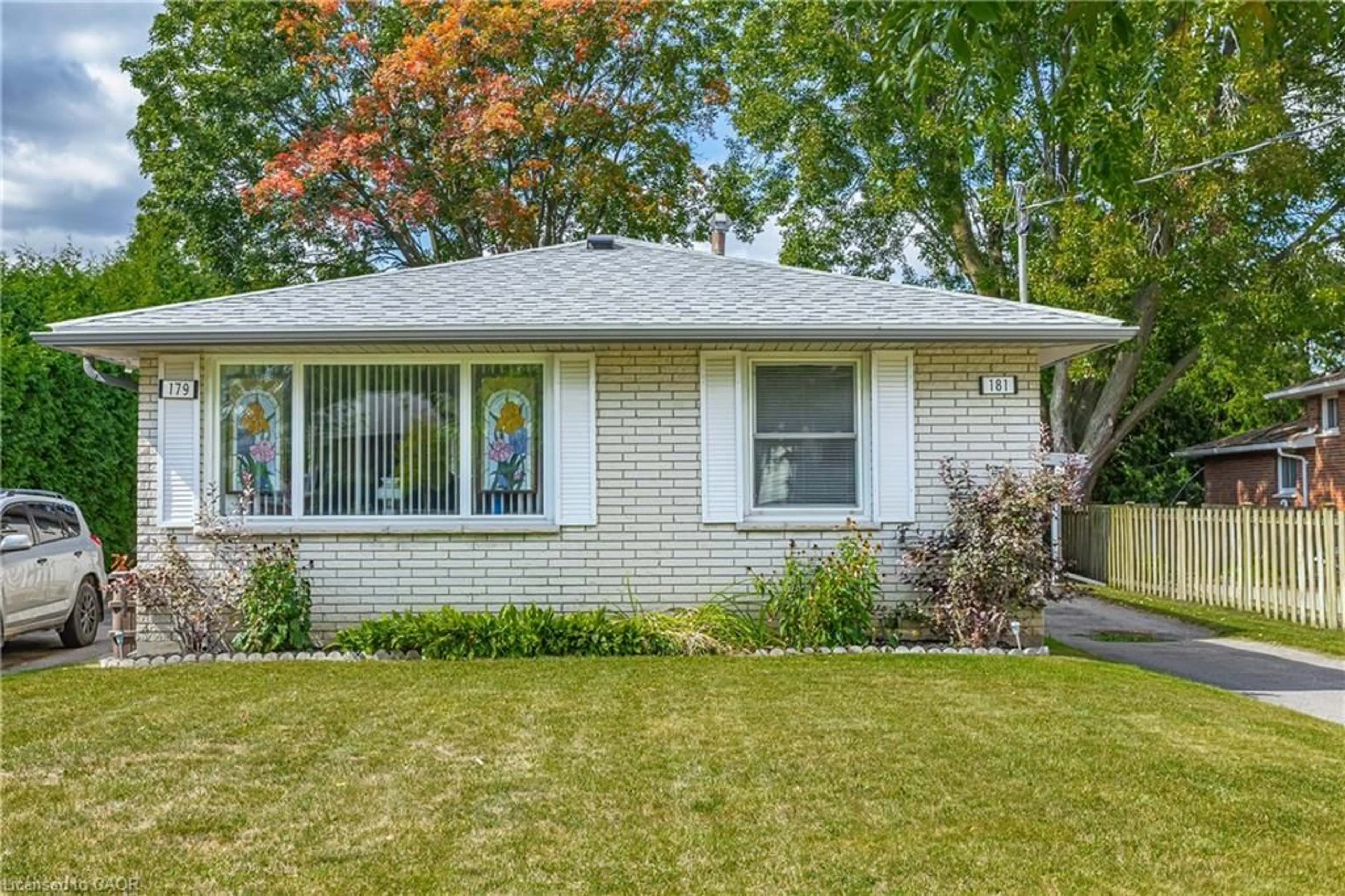 Home with vinyl exterior material, street for 179-181 Vancouver St, London Ontario N5W 4R5