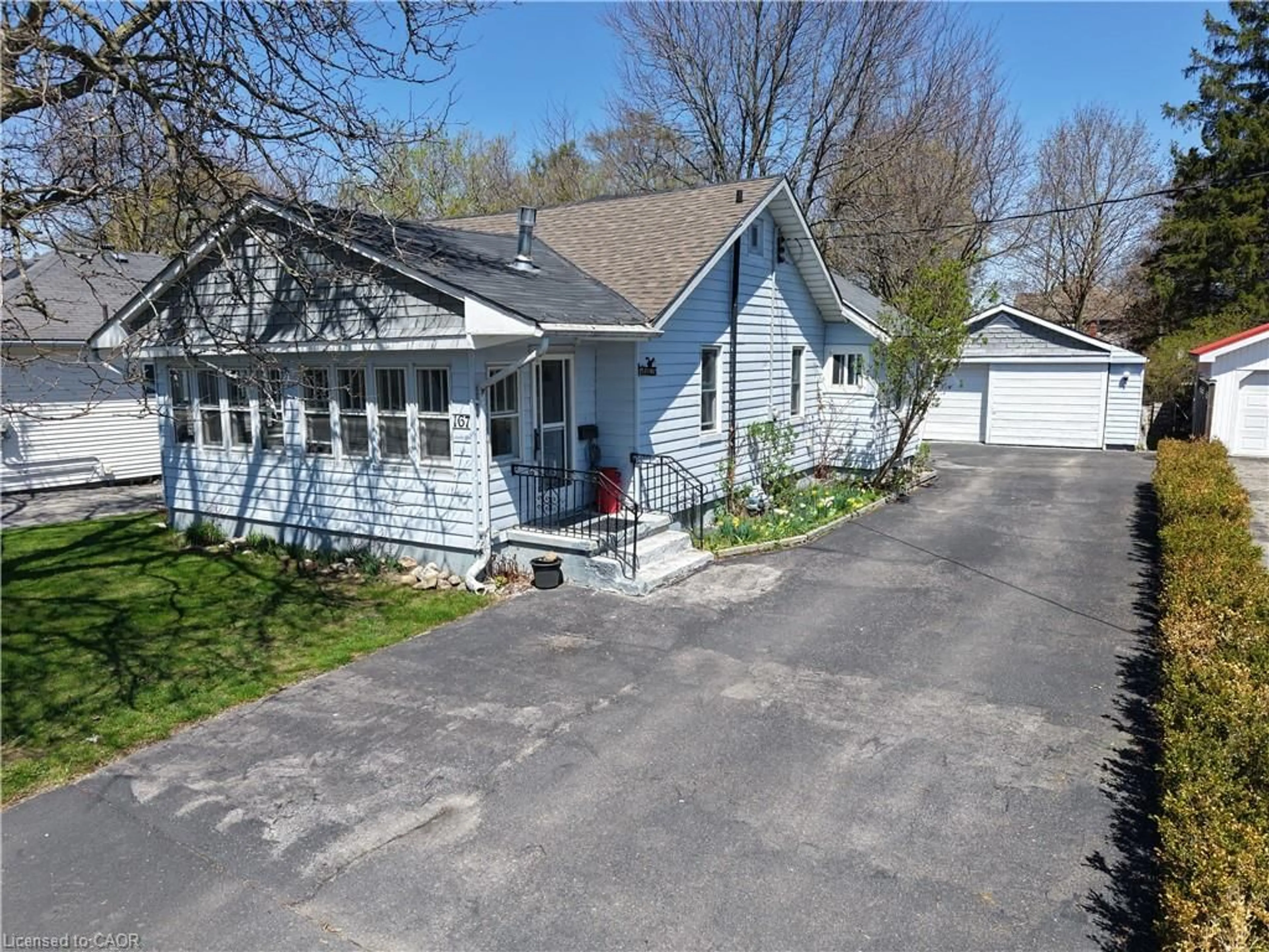 A pic from outside/outdoor area/front of a property/back of a property/a pic from drone, street for 167 Eastern Ave, Delhi Ontario N4B 1R8