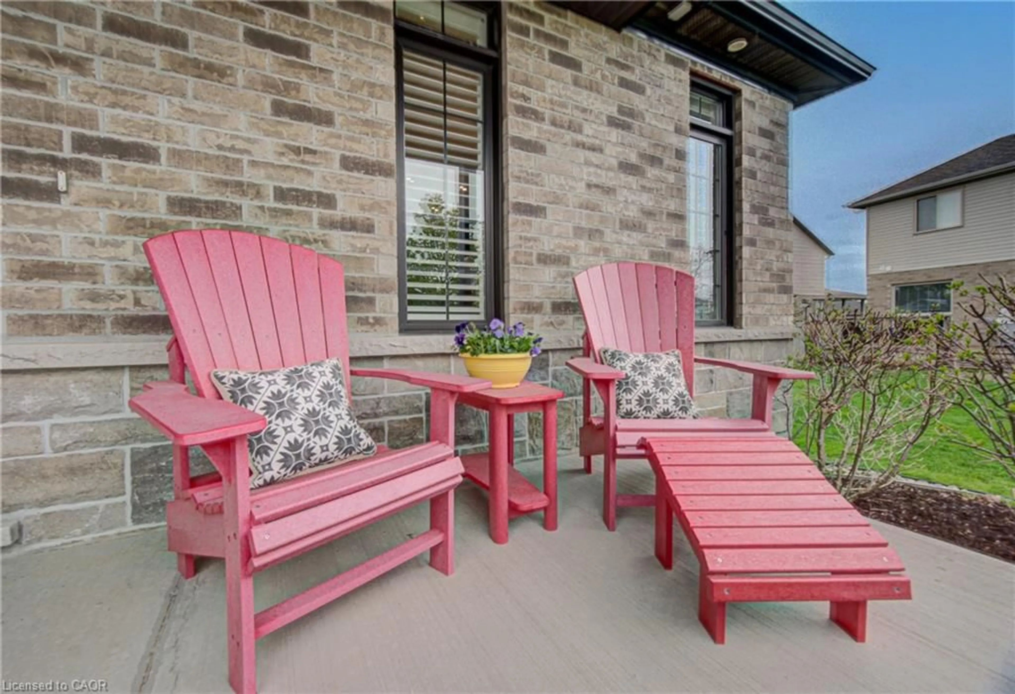Patio, street for 41 Bauer St, Tavistock Ontario N0B 2R0