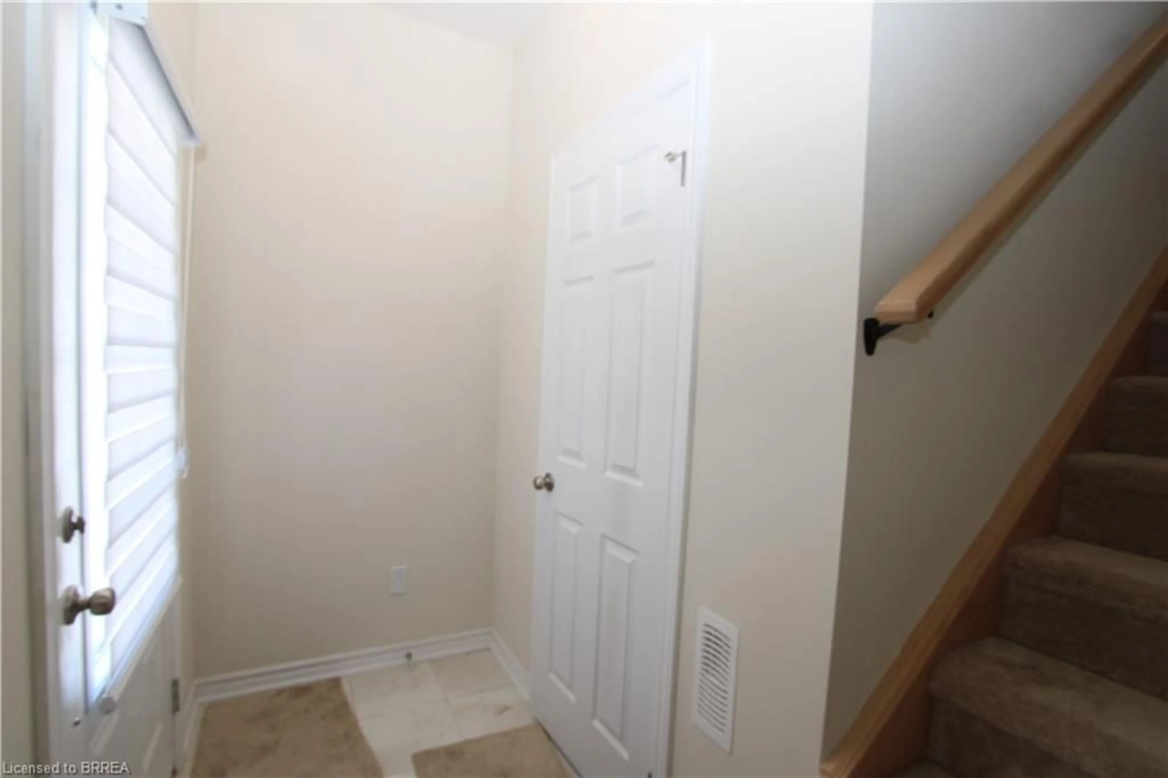 A pic of a room for 677 Park St #13, Brantford Ontario N3R 0A2