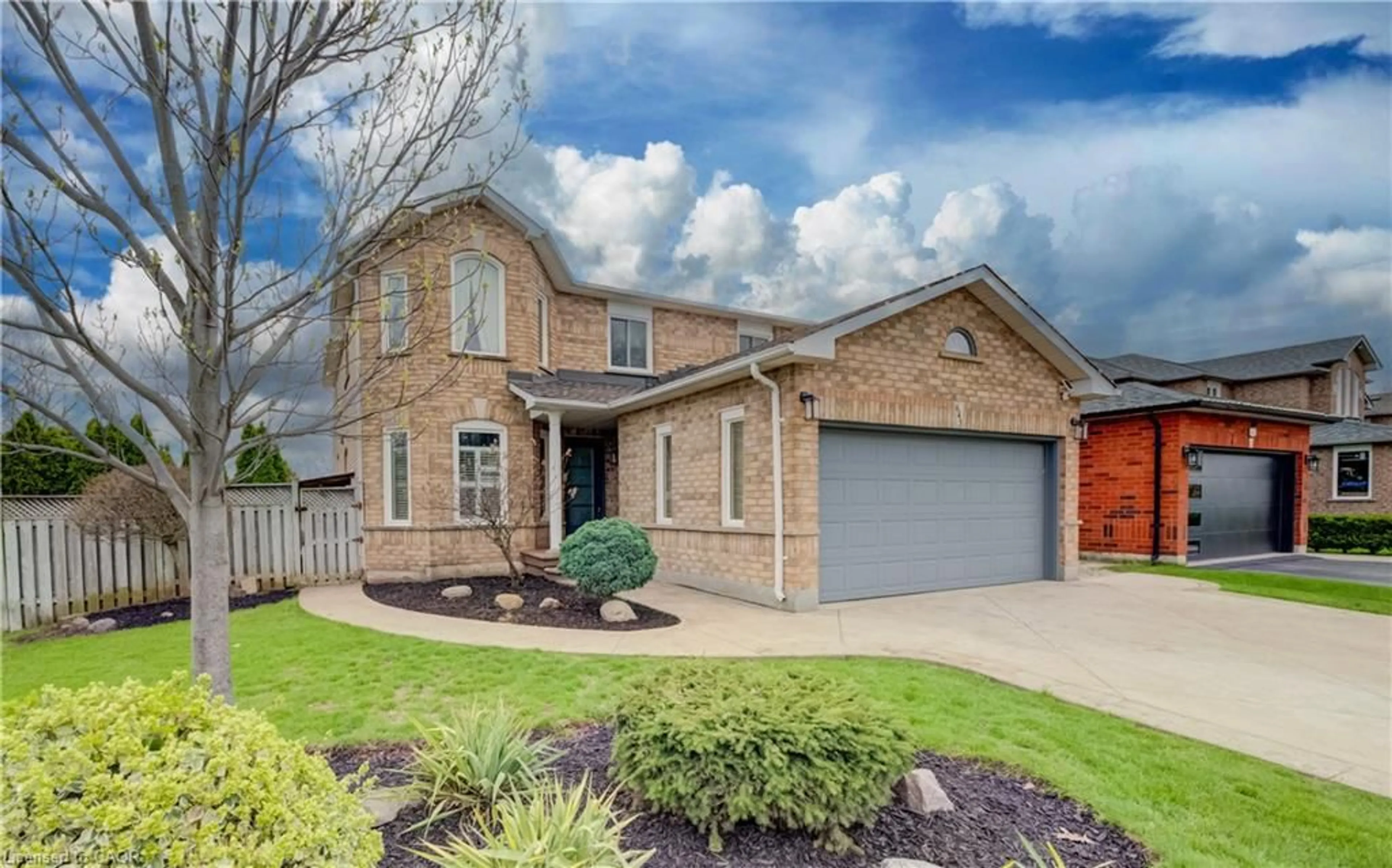 Home with brick exterior material, street for 643 Phoebe Cres, Burlington Ontario L7L 6E5