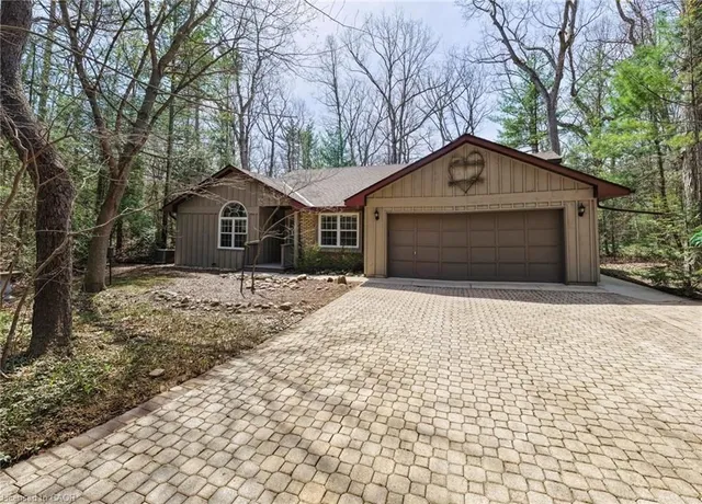 10325 Grand Oaks Dr, Grand Bend 3