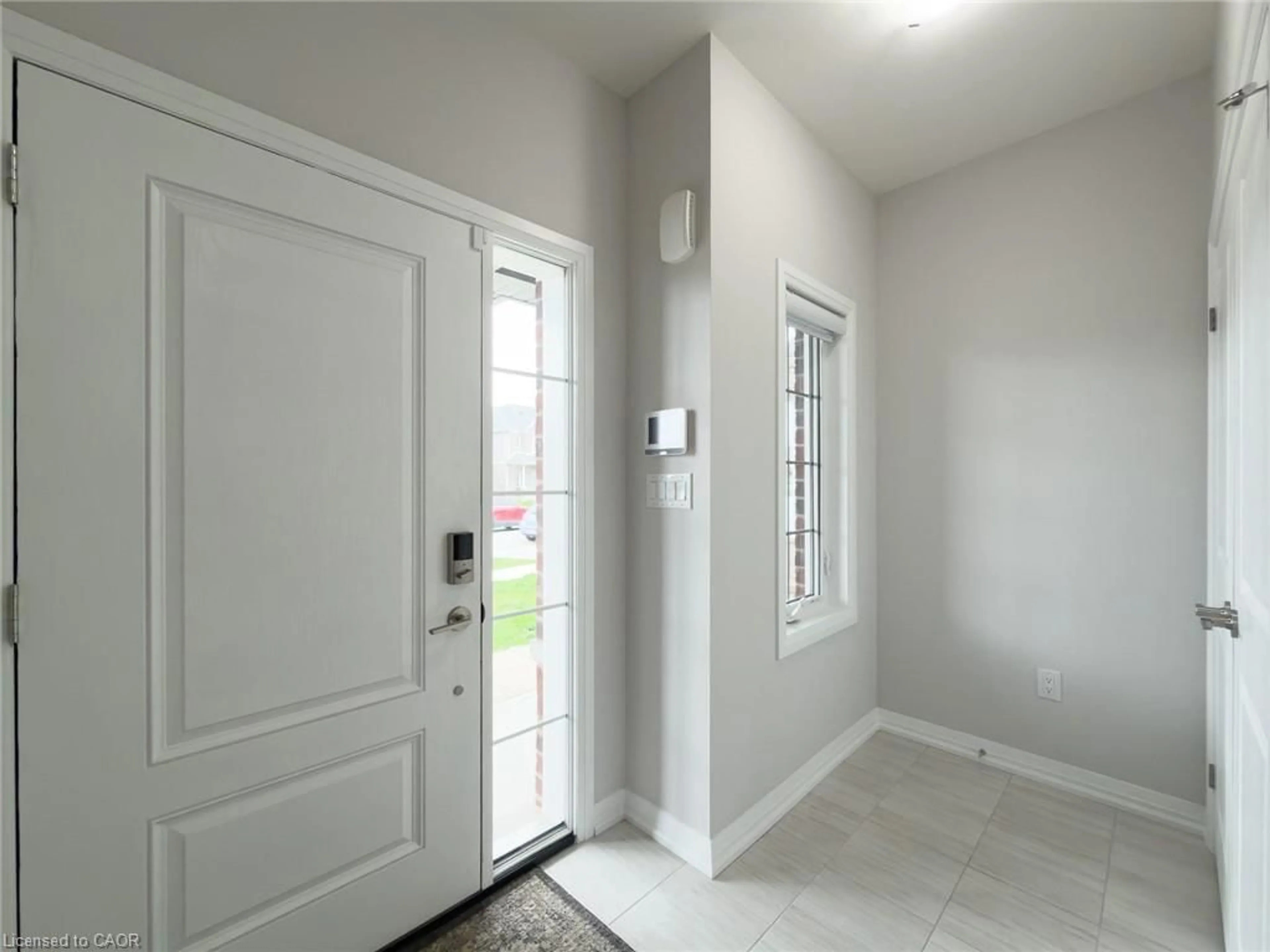 Indoor entryway for 105 Alicia Cres, Thorold Ontario L2V 0M1