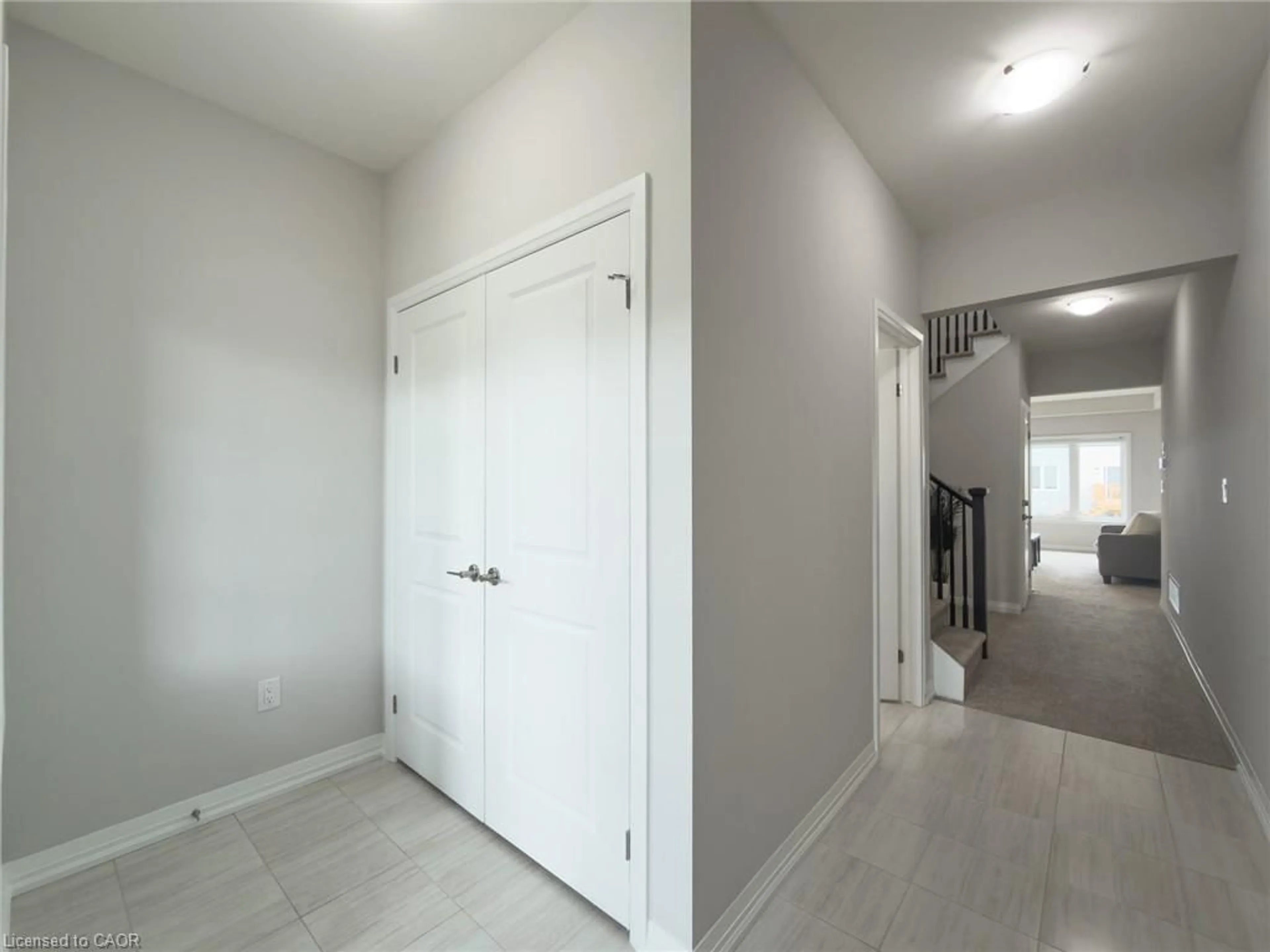 Indoor entryway for 105 Alicia Cres, Thorold Ontario L2V 0M1