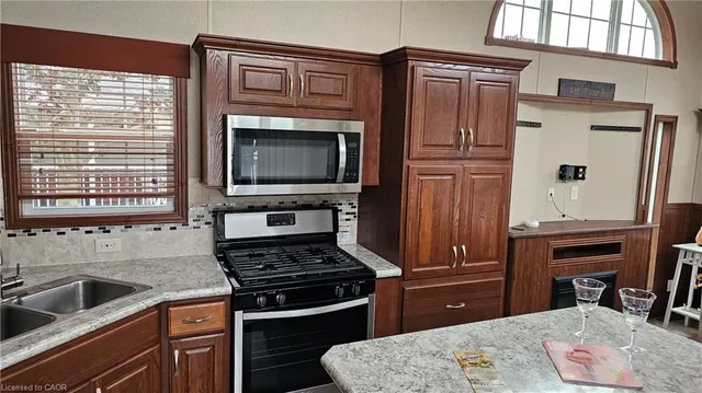 274 Front Rd #88, St. Williams 4
