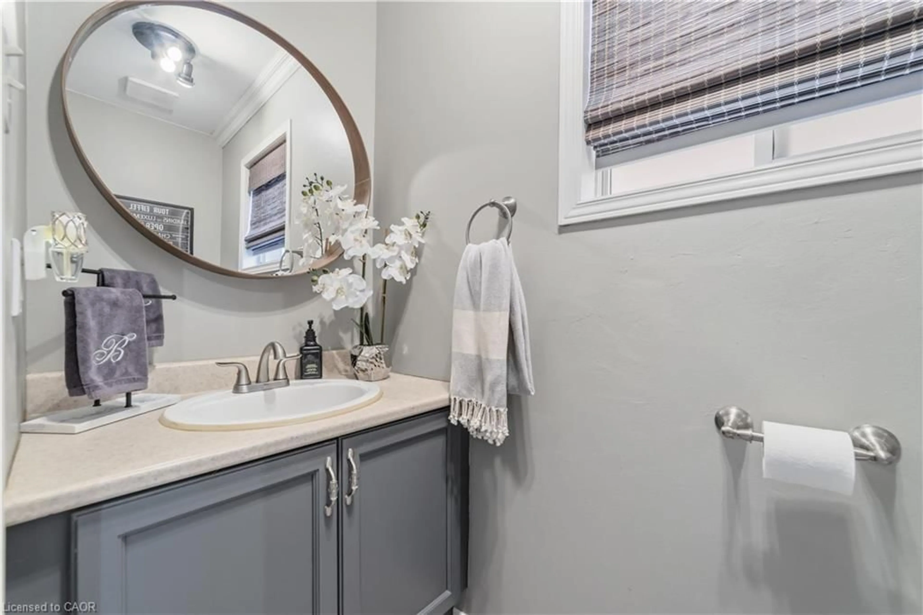 Contemporary bathroom, ceramic/tile floor for 1795 Creek Way, Burlington Ontario L7L 6R1