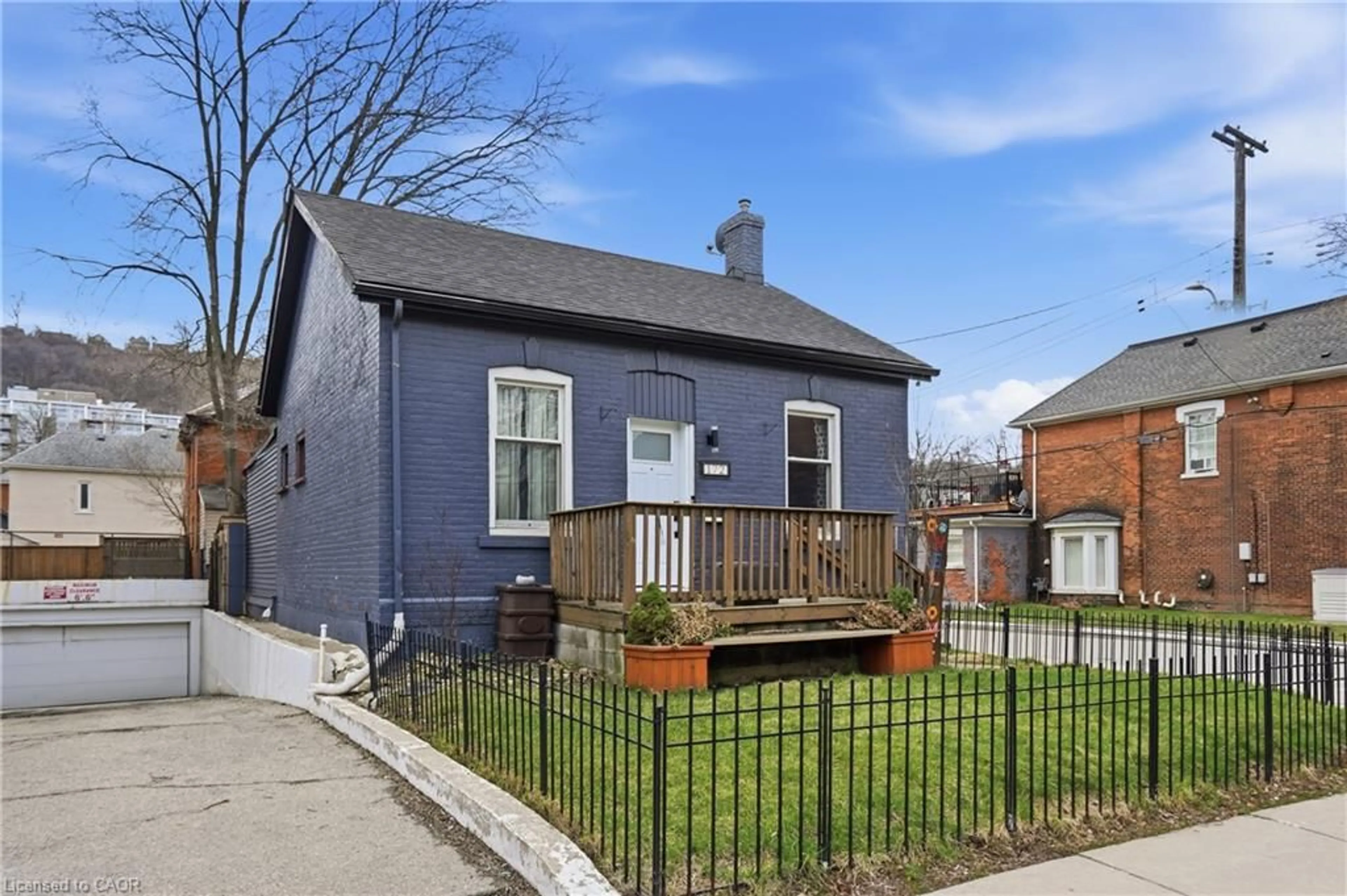 Home with brick exterior material, street for 172 Stinson St, Hamilton Ontario L8N 1S9