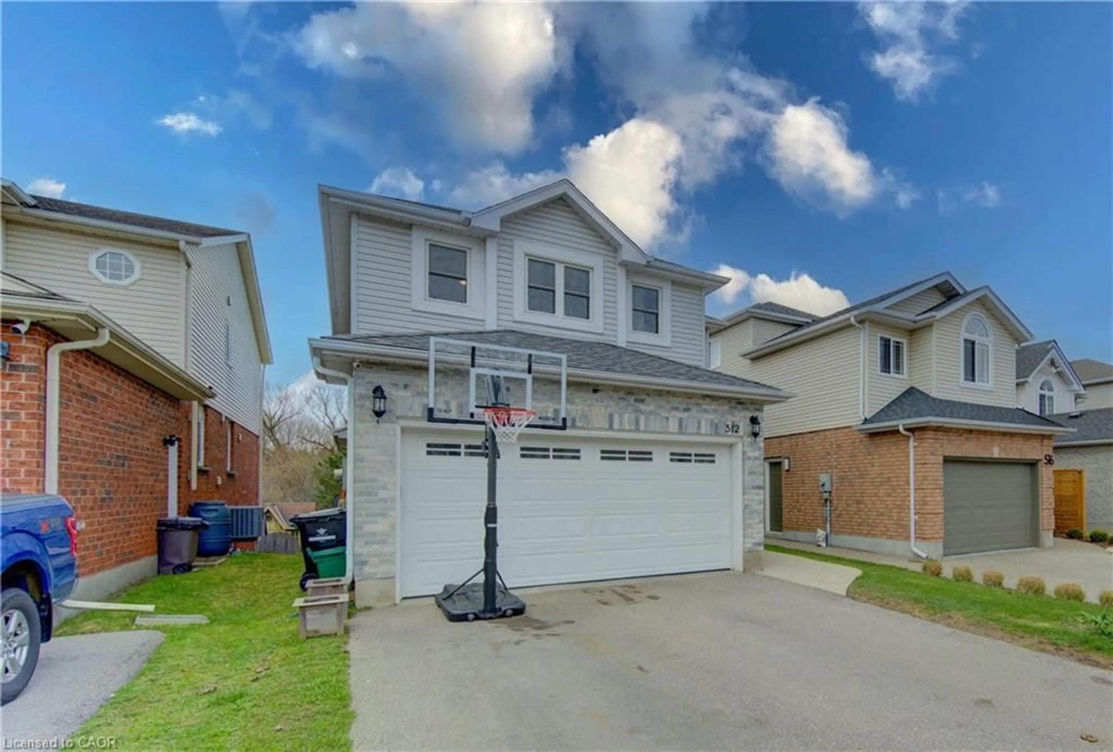 A pic from outside/outdoor area/front of a property/back of a property/a pic from drone, street for 512 Hidden Creek Dr, Kitchener Ontario N2N 3M1