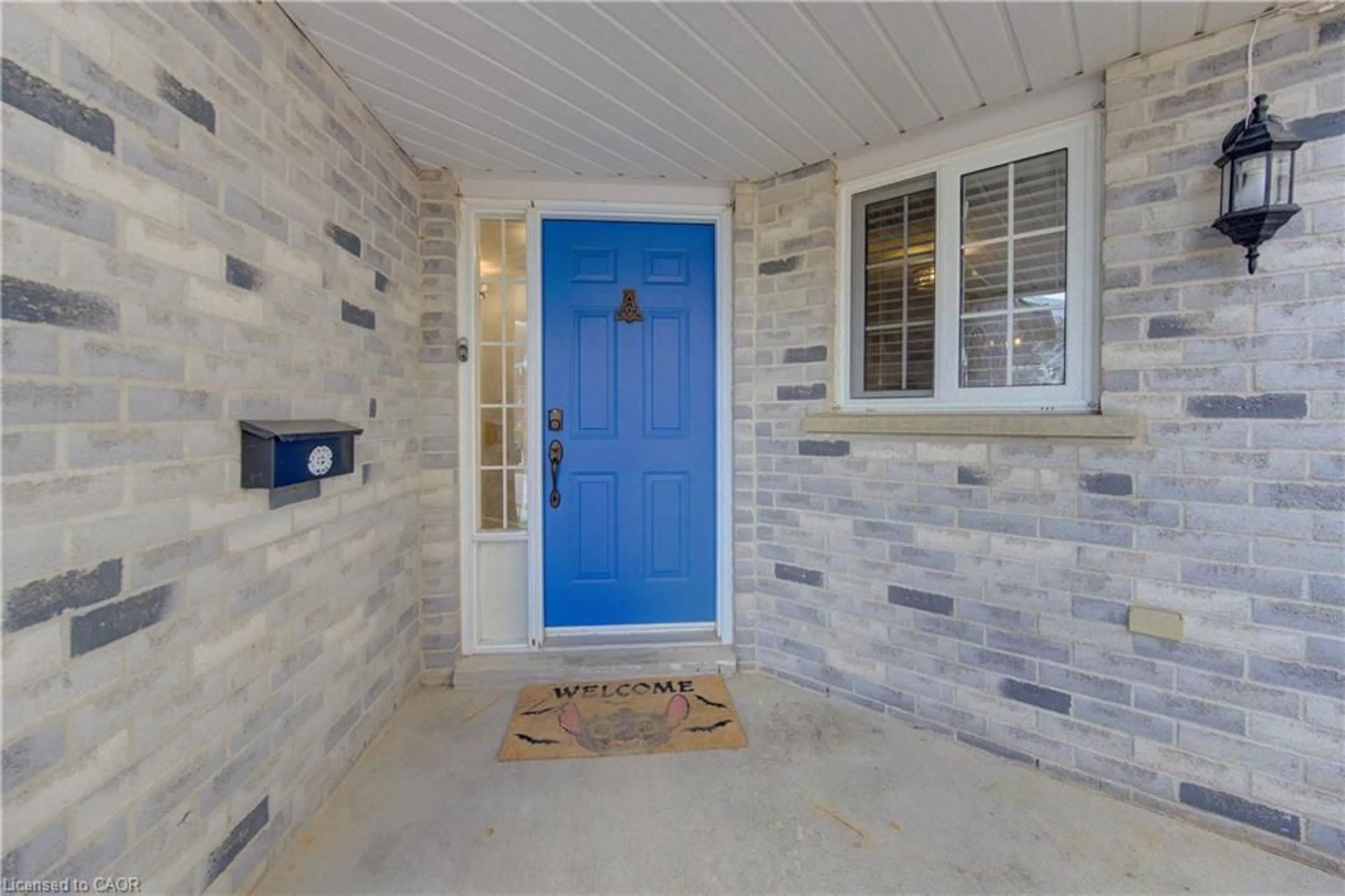 Indoor entryway for 512 Hidden Creek Dr, Kitchener Ontario N2N 3M1