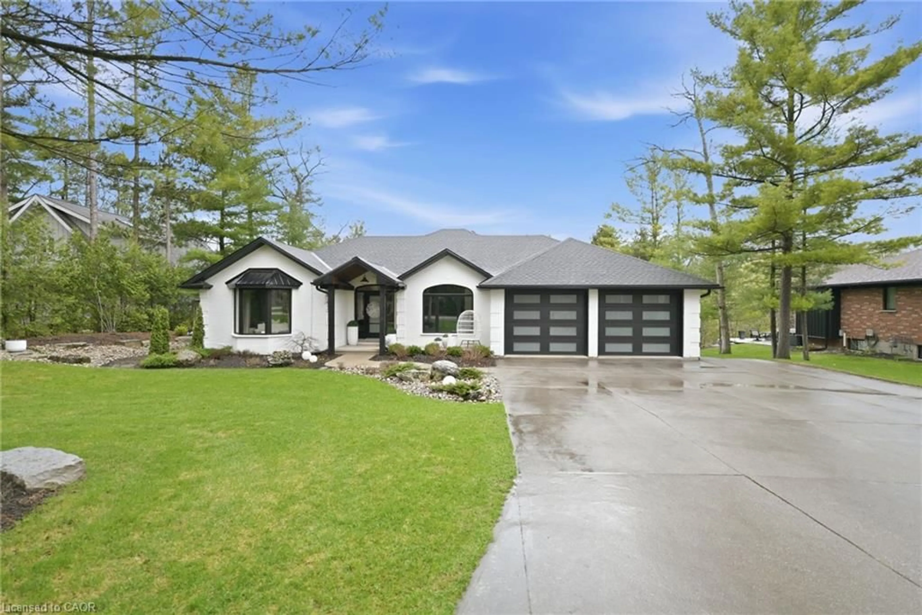 Unknown for 10118 John St, Grand Bend Ontario N0M 1T0